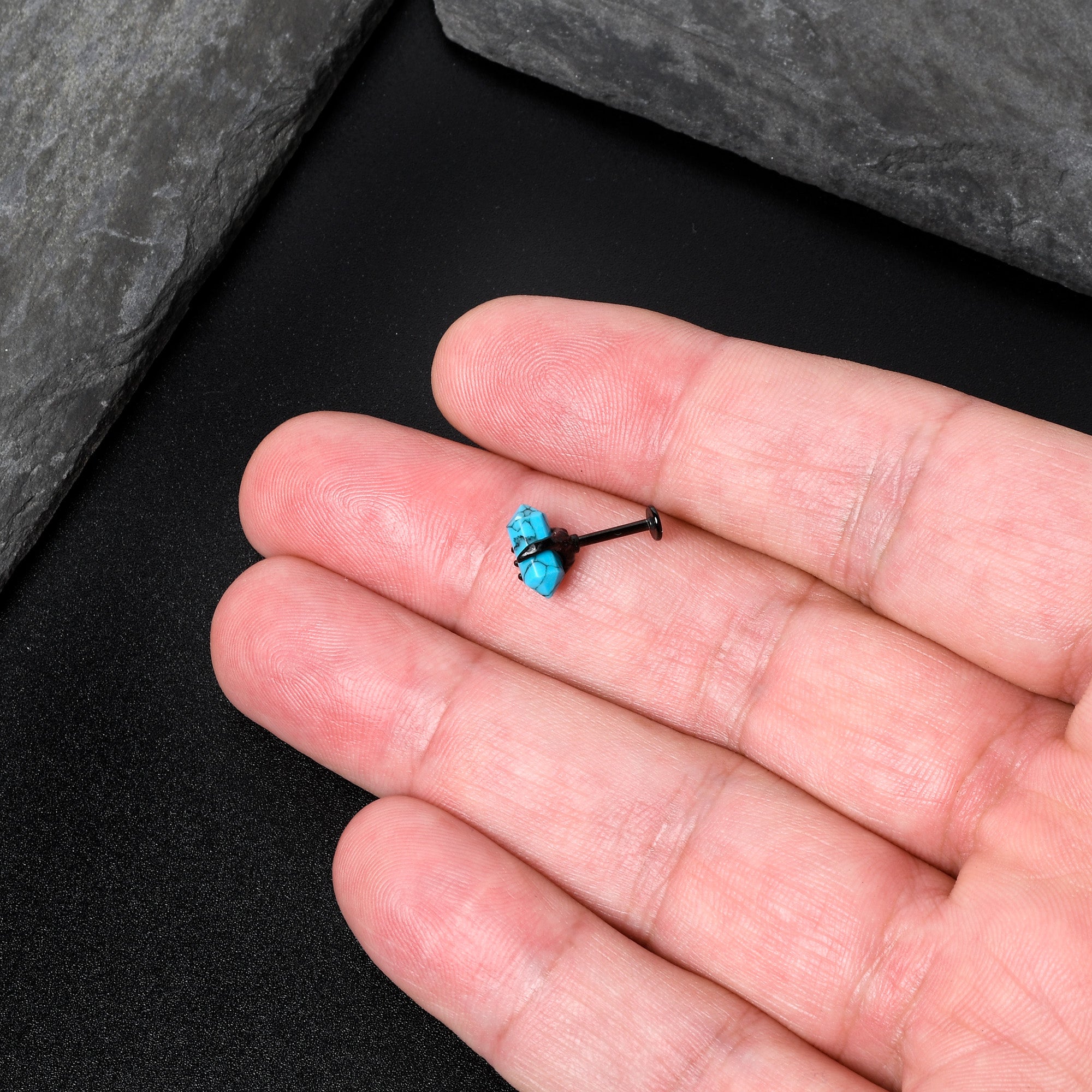 BodyCandy 16G 5/16 Blue Turquoise Black Claw Obelisk Labret Monroe Tragus — size reference