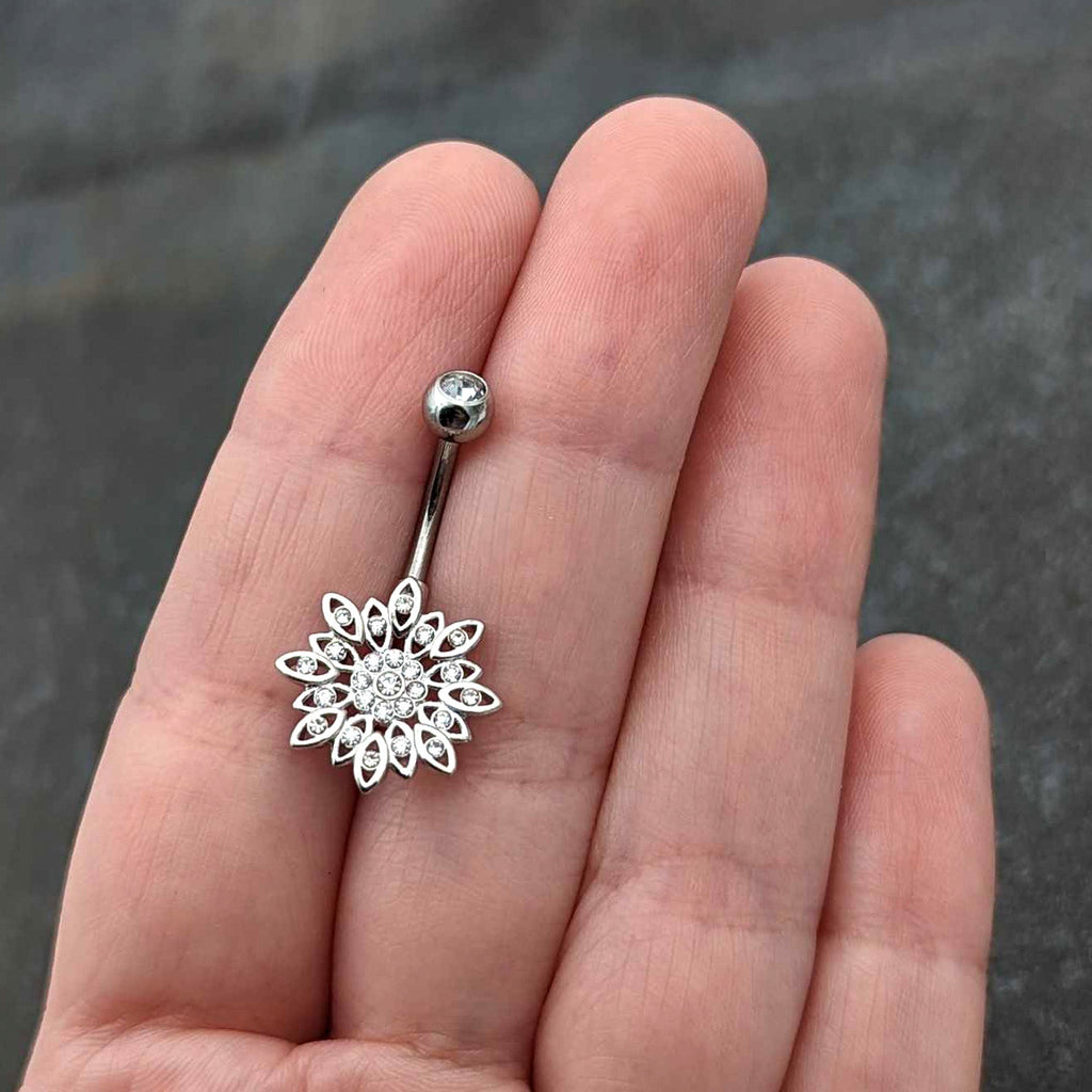 BodyCandy Clear Gem Rococo Starry Flower Baroque Belly Ring — size reference
