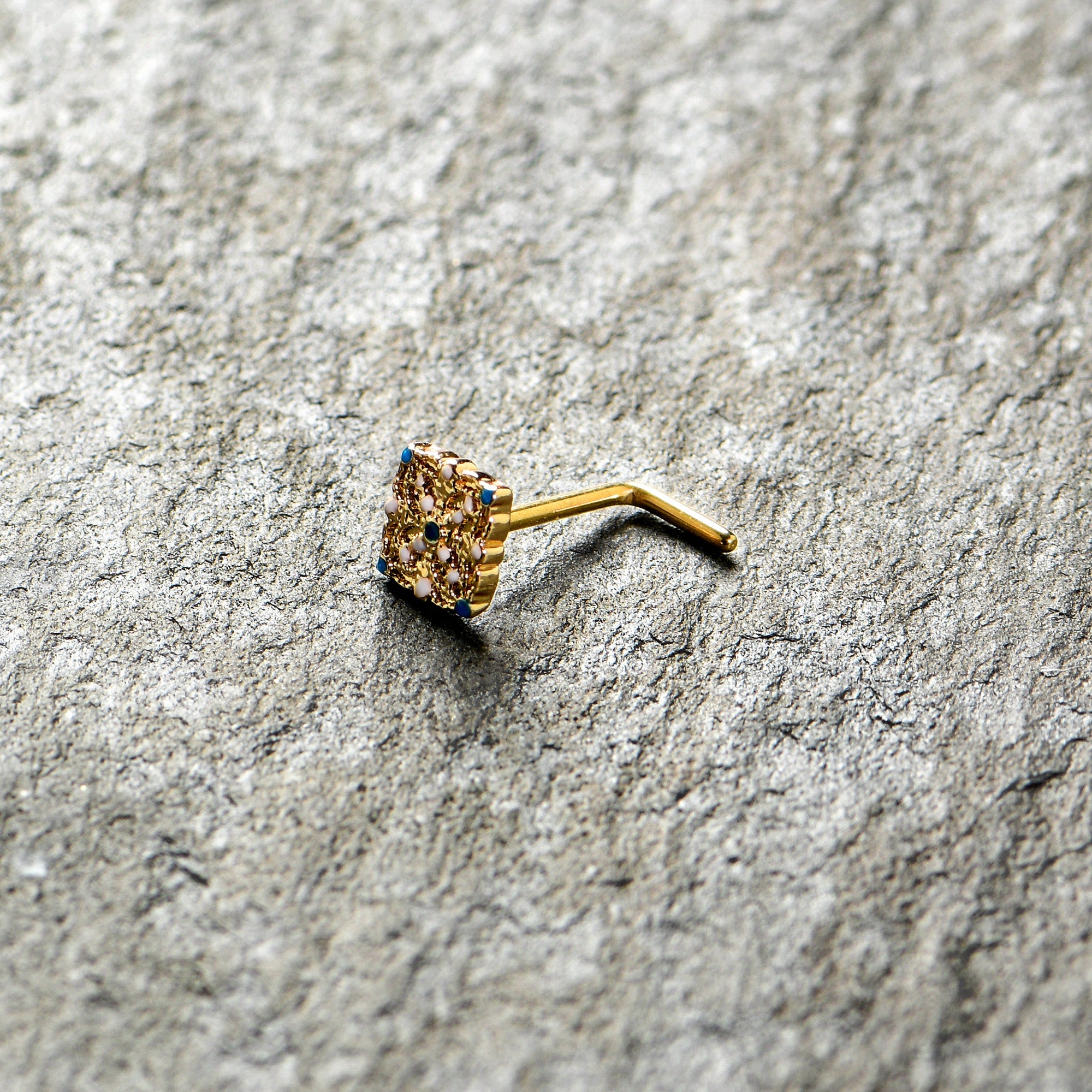 BodyCandy 20G 1/4 Gold Tone Lacy Rhombus L Shape Nose Ring — alternative angle