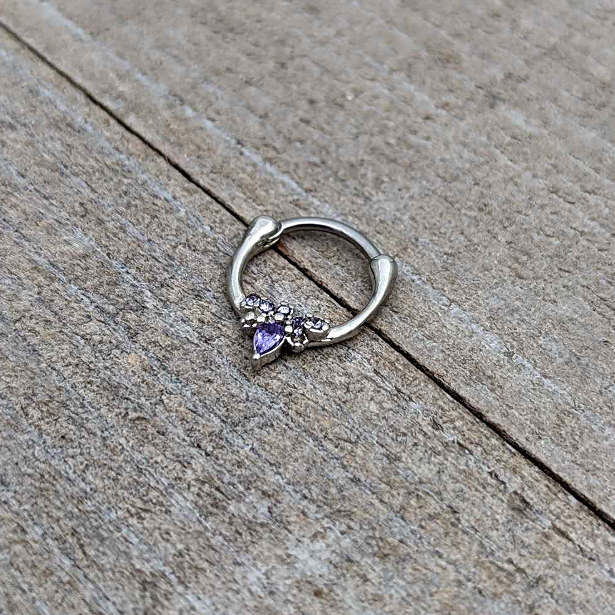 BodyCandy 16G 5/16 Purple Gem Bee Glamour Cartilage Clicker — alternative angle