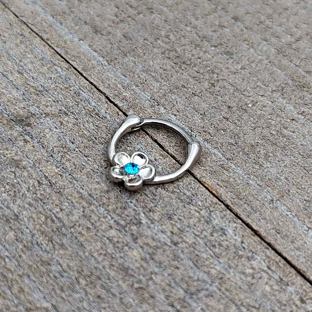 BodyCandy 16G 5/16 Blue Gem Sweetheart Flower Cartilage Clicker — alternative angle