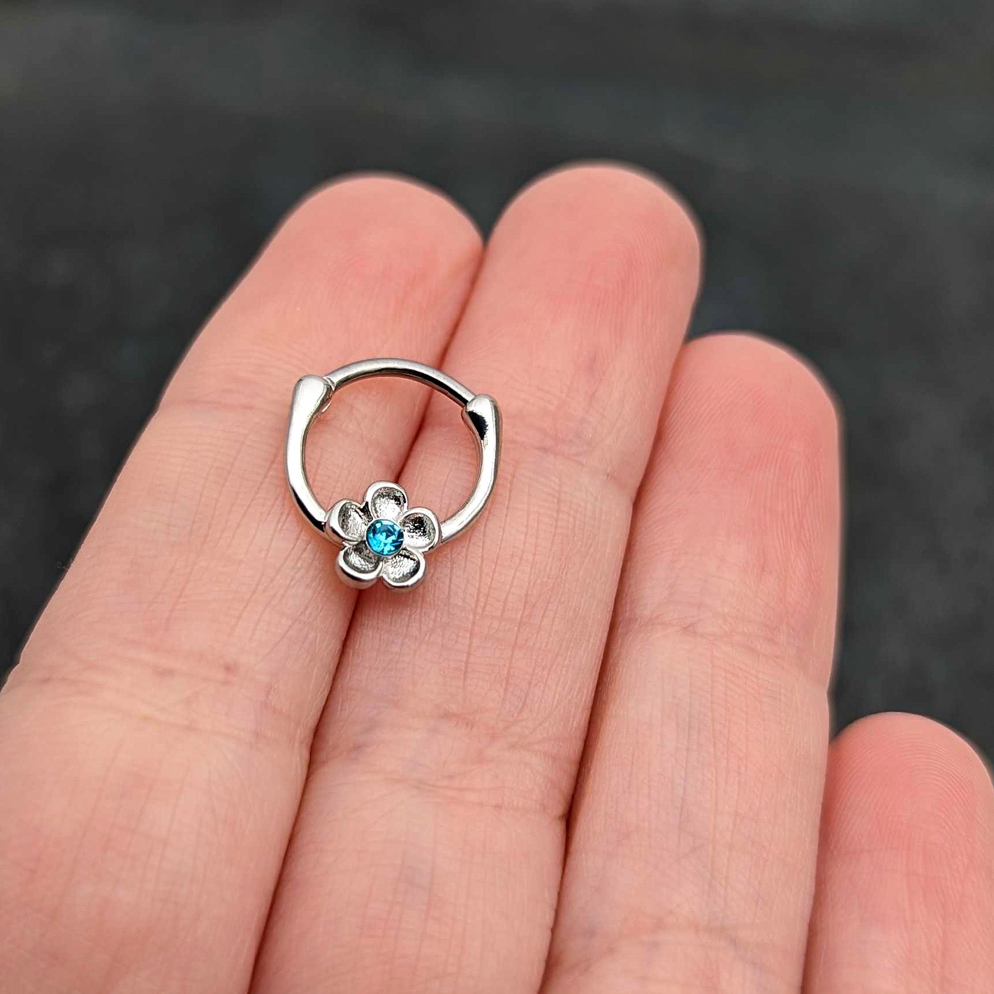 BodyCandy 16G 5/16 Blue Gem Sweetheart Flower Cartilage Clicker — size reference