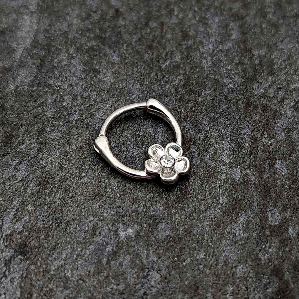 BodyCandy 16G 5/16 Clear Gem Sweetheart Flower Cartilage Clicker — side view