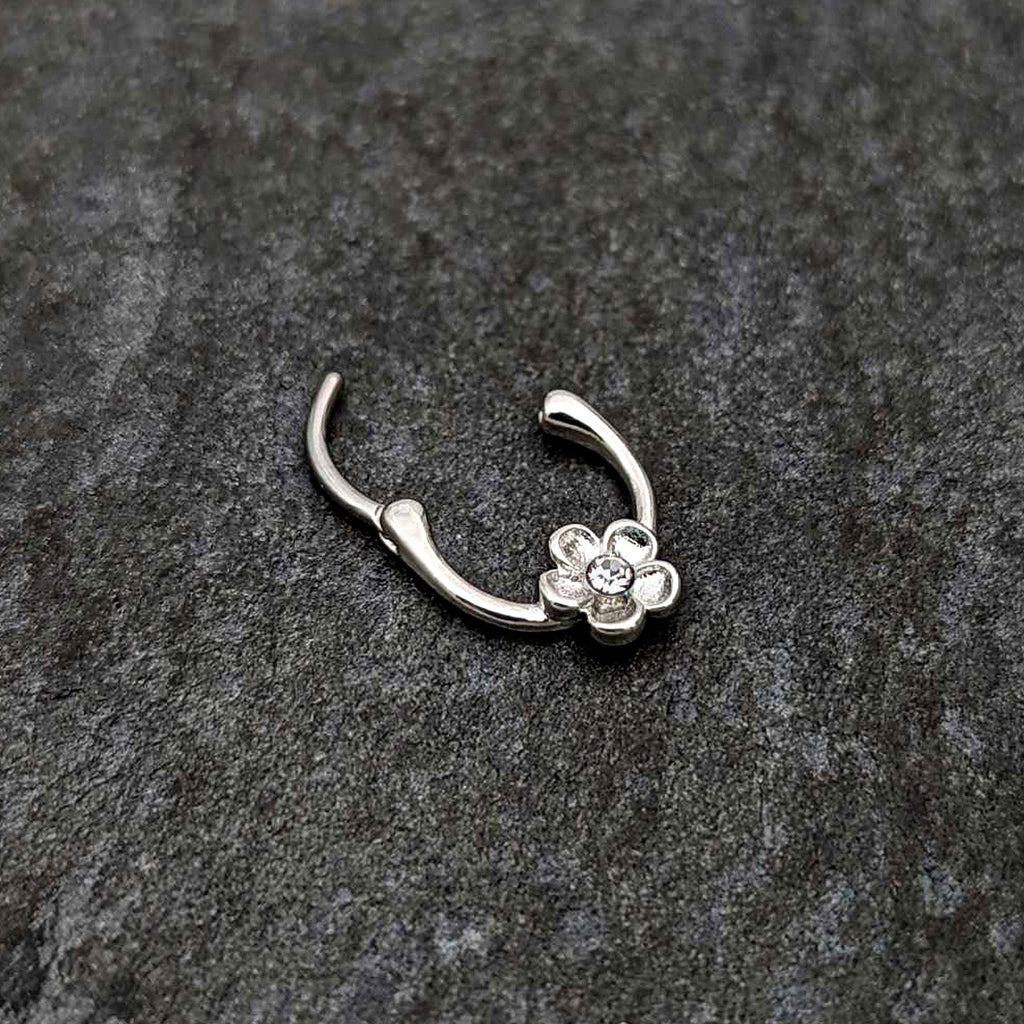 BodyCandy 16G 5/16 Clear Gem Sweetheart Flower Cartilage Clicker — back view