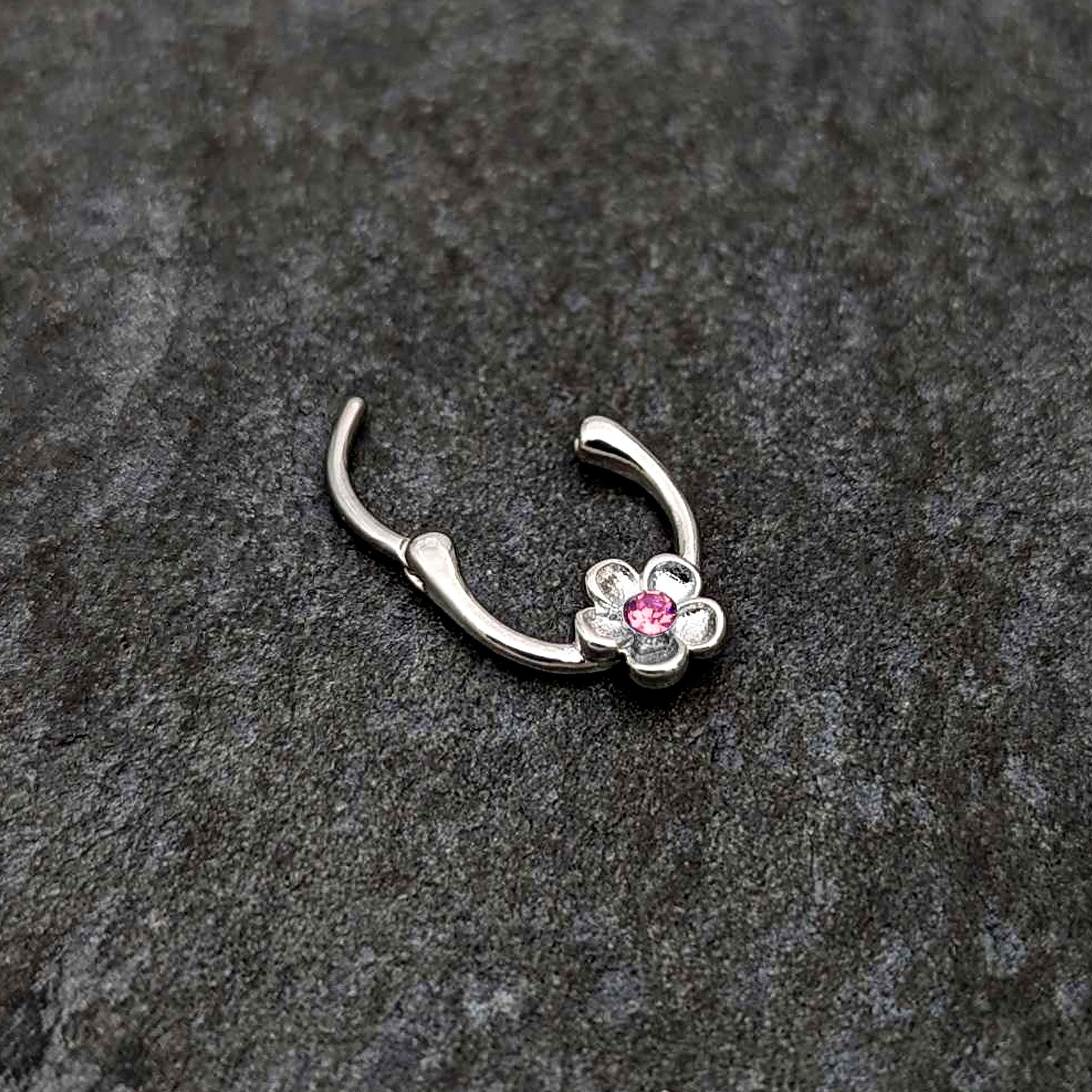 BodyCandy 16G 5/16 Pink Gem Sweetheart Flower Cartilage Clicker — back view