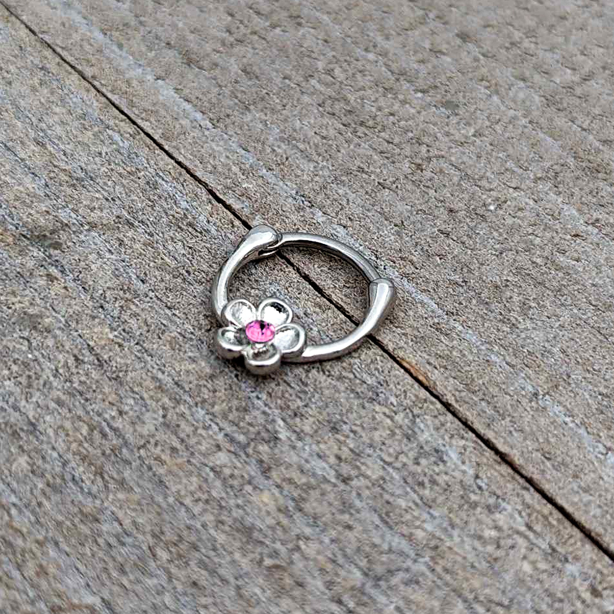 BodyCandy 16G 5/16 Pink Gem Sweetheart Flower Cartilage Clicker — alternative angle