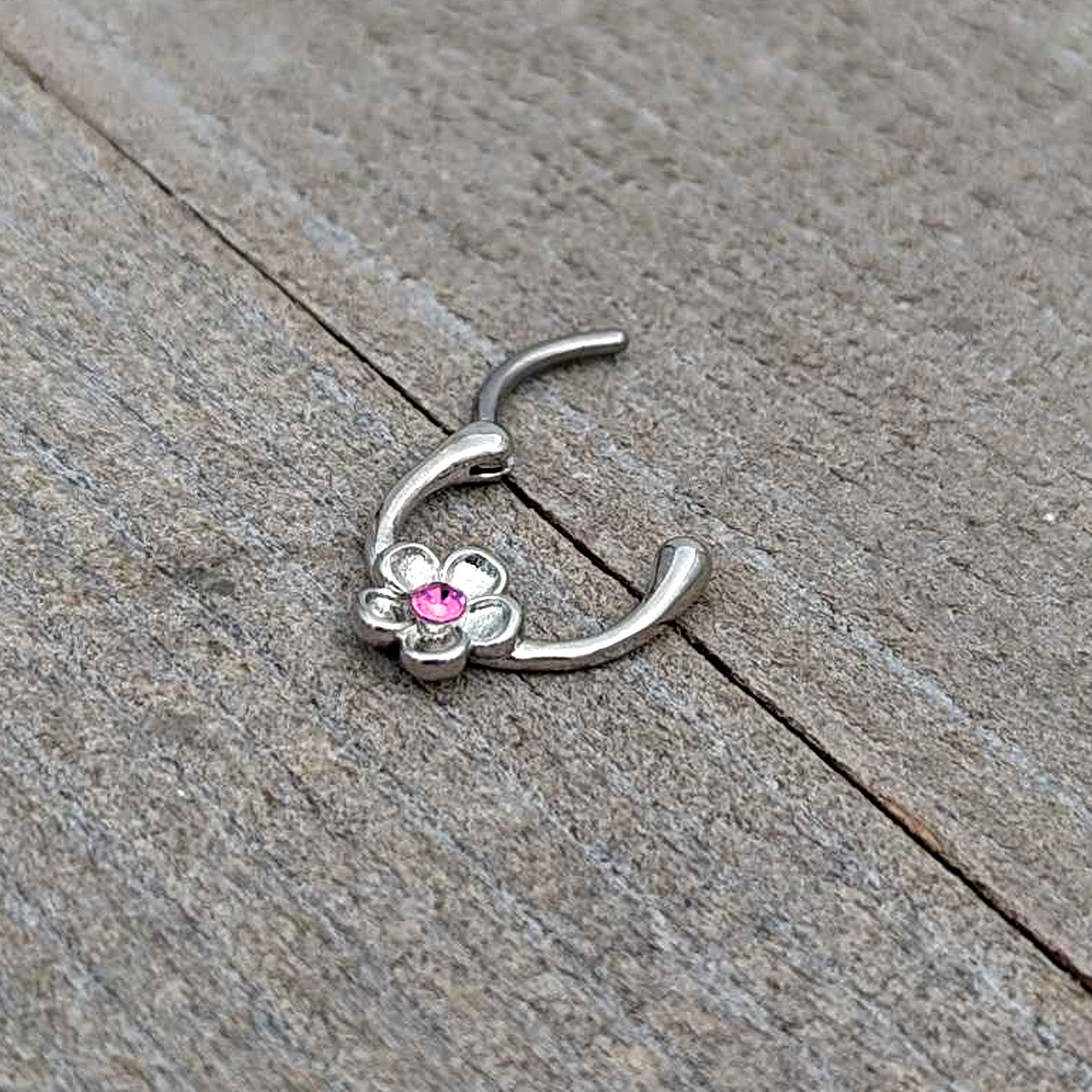 BodyCandy 16G 5/16 Pink Gem Sweetheart Flower Cartilage Clicker — in-use photo