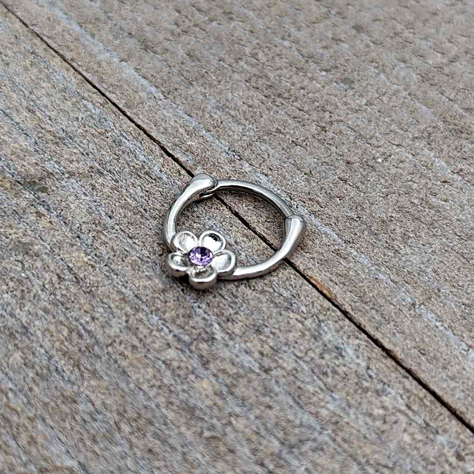 BodyCandy 16G 5/16 Purple Gem Sweetheart Flower Cartilage Clicker — alternative angle