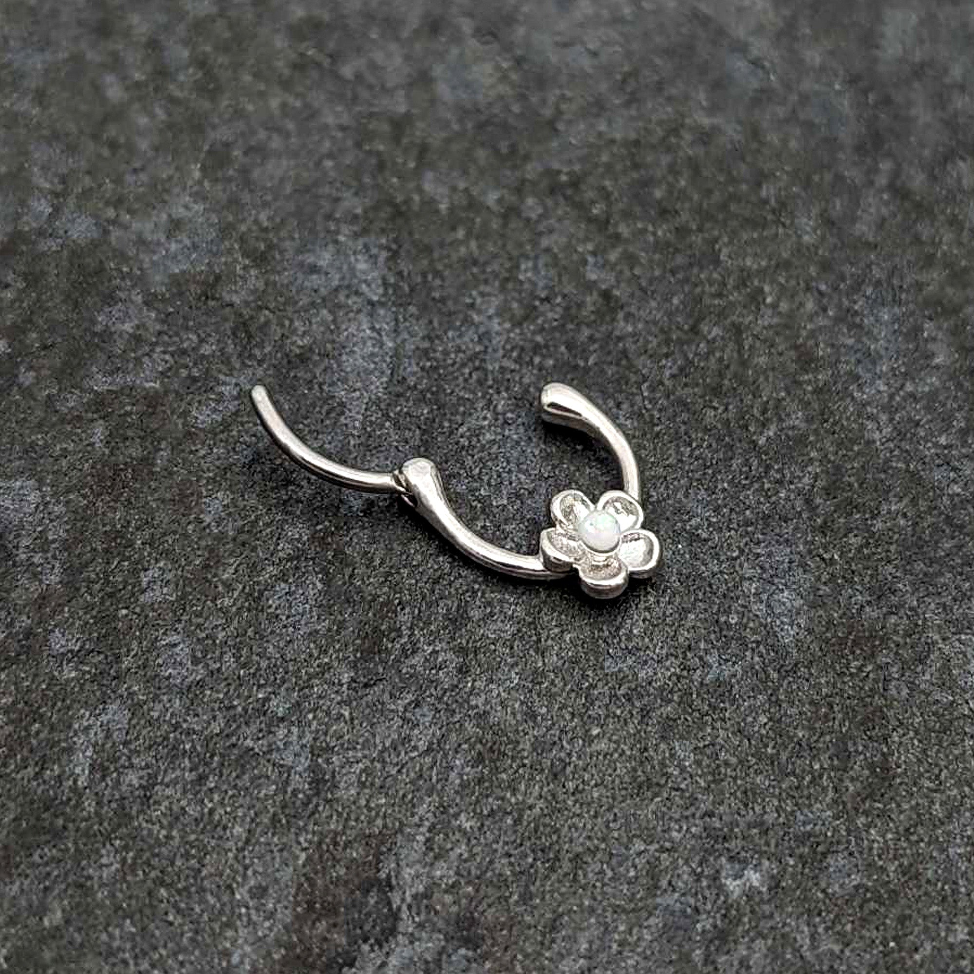 BodyCandy 16G 5/16 White Faux Opal Sweetheart Flower Cartilage Clicker — back view