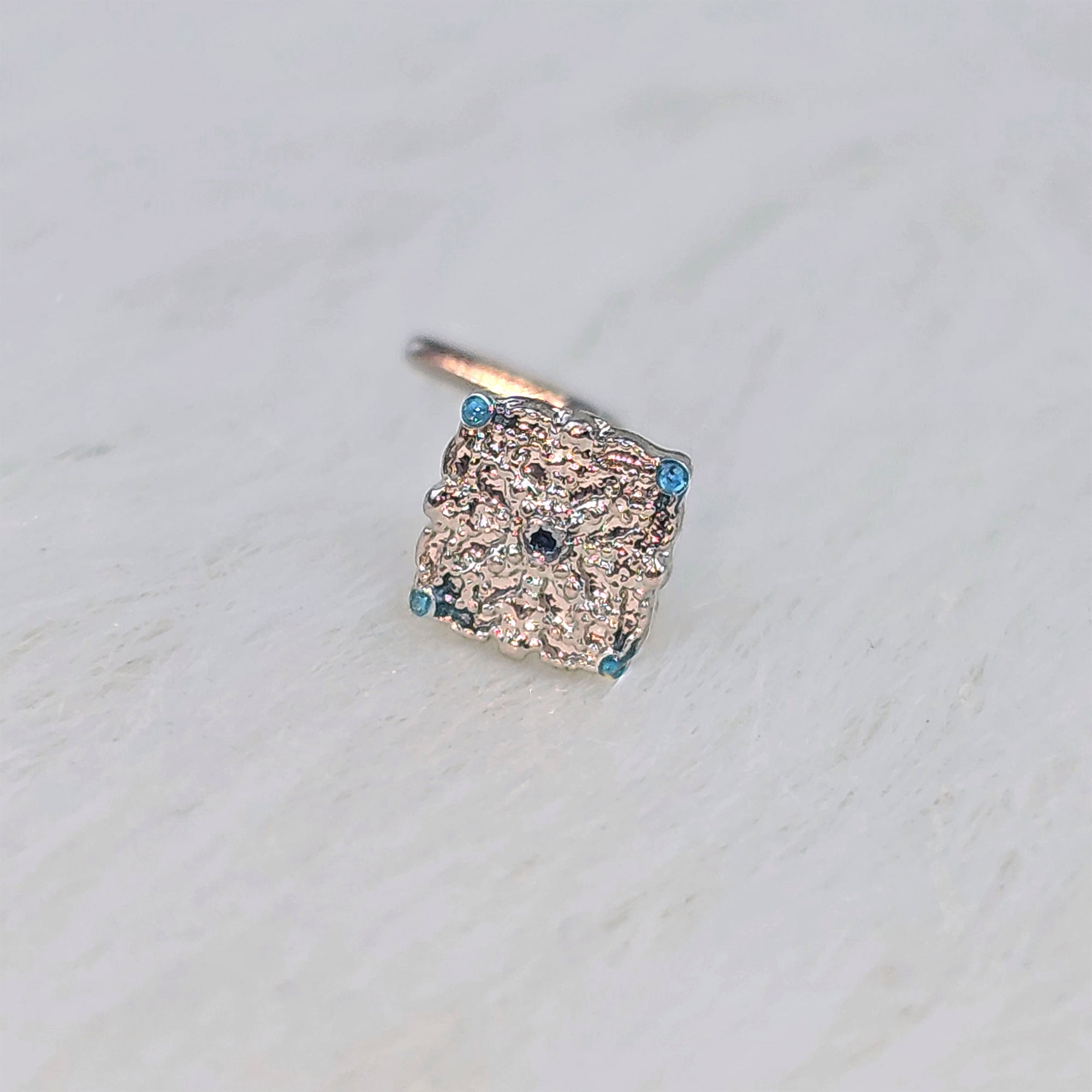 BodyCandy 20G 7mm Lacy Rhombus Blue L-Shape Nose Ring — main product shot