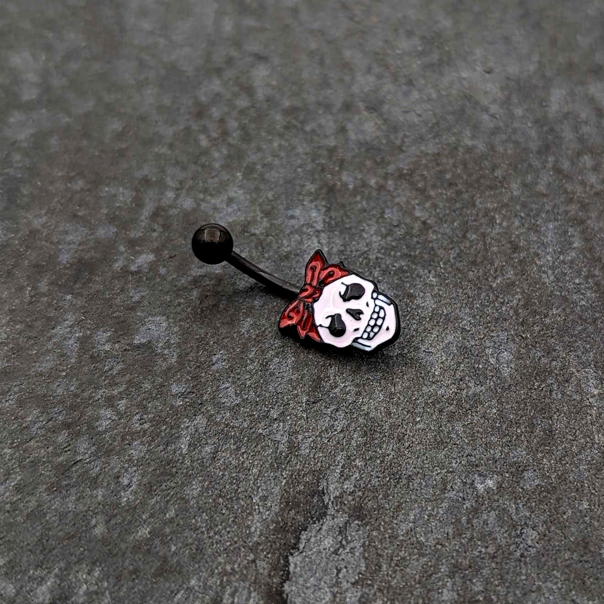 BodyCandy Black Halloween Skull Kerchief Spooky Belly Ring — lifestyle context