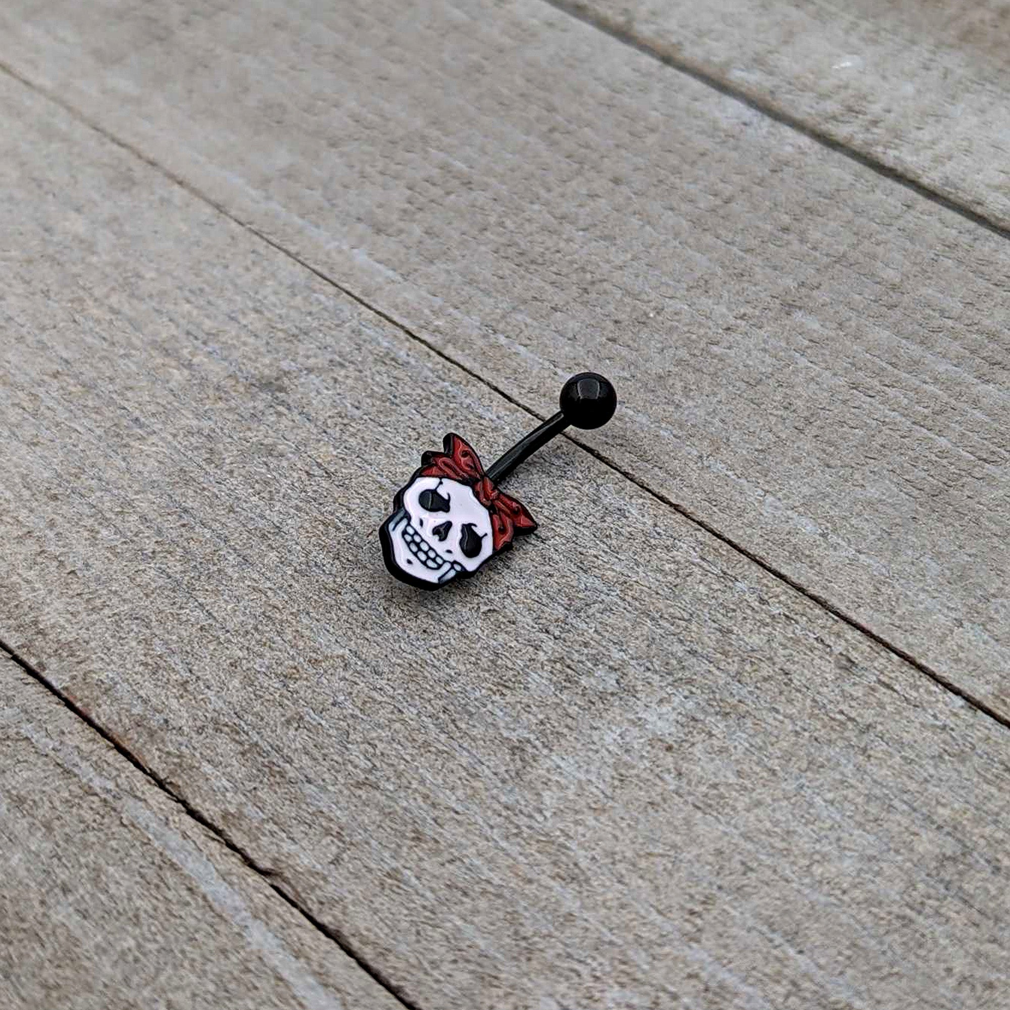 BodyCandy Black Halloween Skull Kerchief Spooky Belly Ring — back view