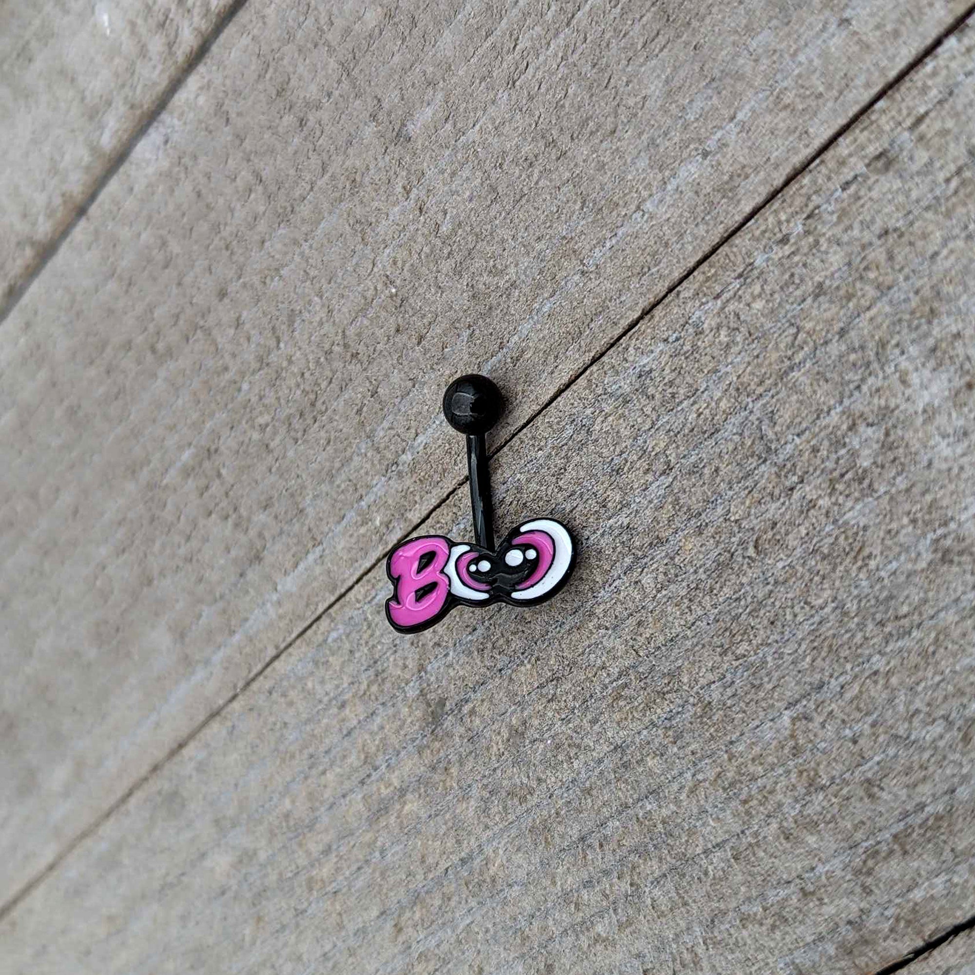 BodyCandy Black Boo Eyes Beauty Pink White Halloween Belly Ring — in-use photo