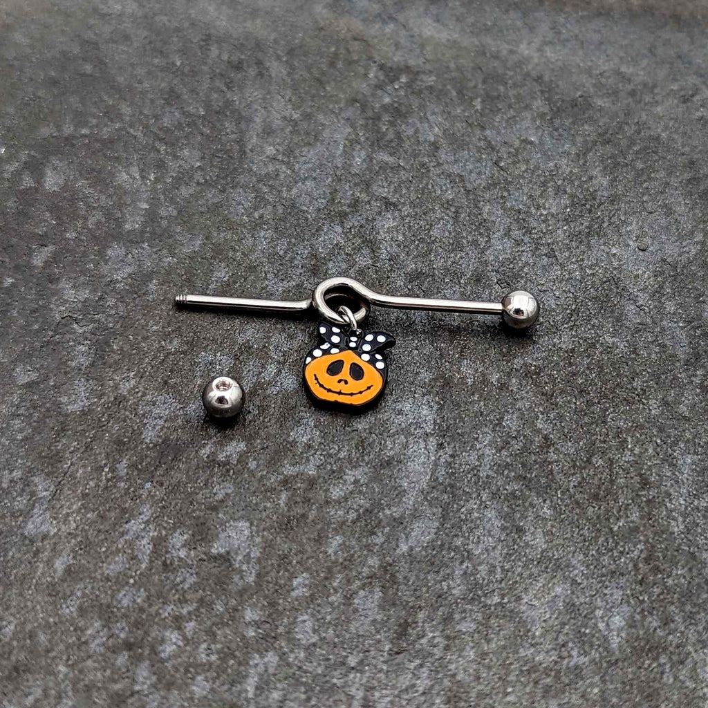BodyCandy 14G Halloween Kerchief Pumpkin Dangle Project Bar 38mm — side view