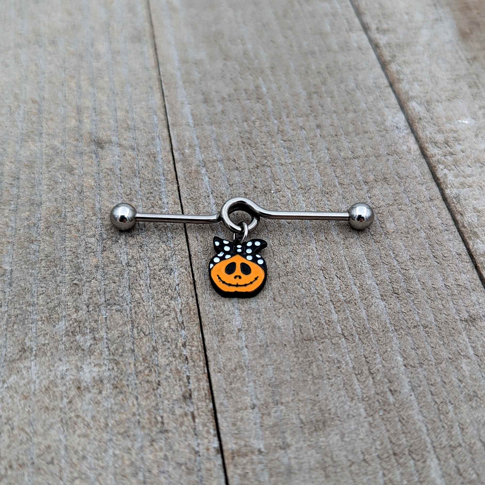 BodyCandy 14G Halloween Kerchief Pumpkin Dangle Project Bar 38mm — back view