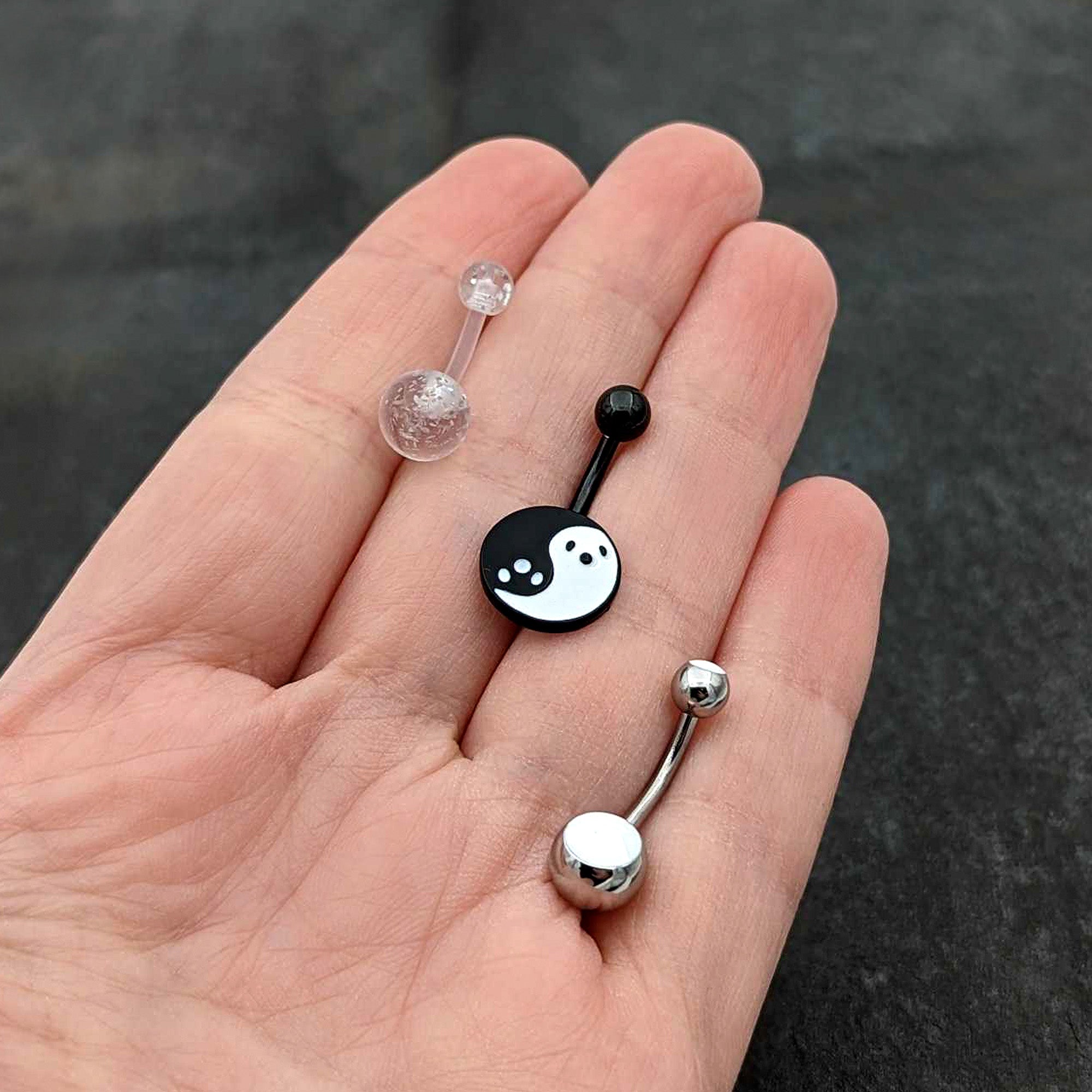 BodyCandy Black Yin Yang Ghost Glow in Dark Halloween Clear Belly Ring Set of 3 — size reference