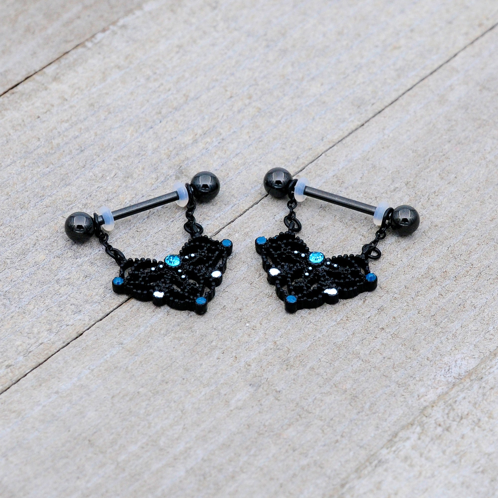 BodyCandy 14G 9/16 Blue Gem Black Lacy Rhombus Dangle Nipple Ring Set — alternative angle