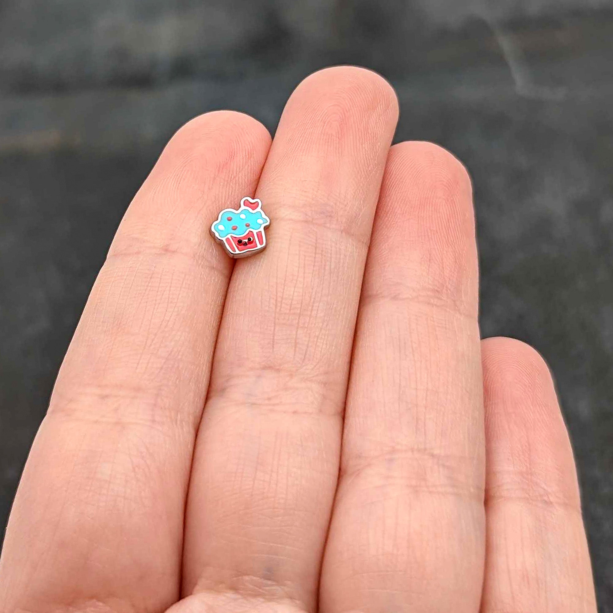 BodyCandy 16G 5/16 Sweet Happy Cupcake Labret Monroe Tragus — size reference