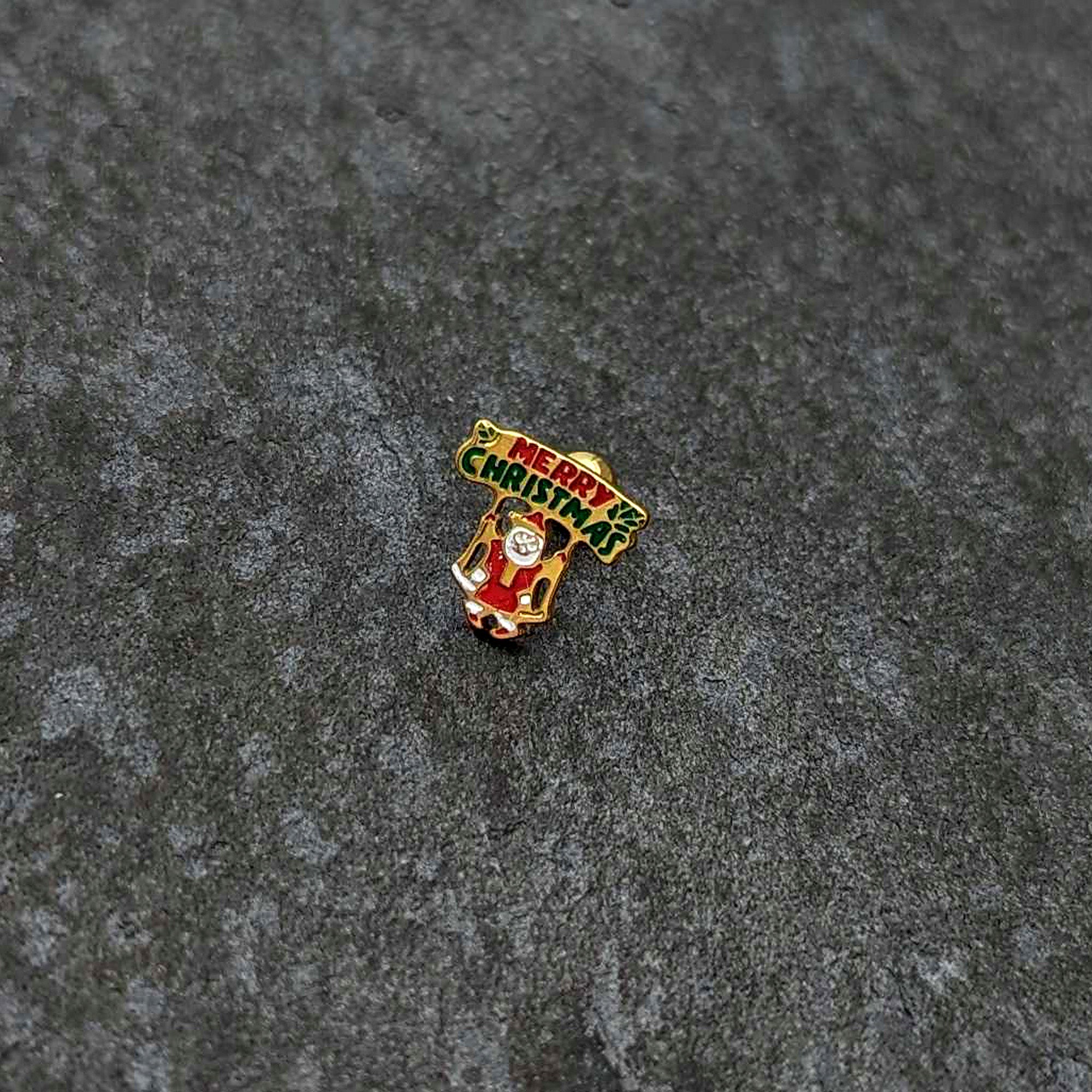 BodyCandy 16G 1/4 Gold Tone Merry Christmas Santa Inlay Cartilage Earring — alternative angle
