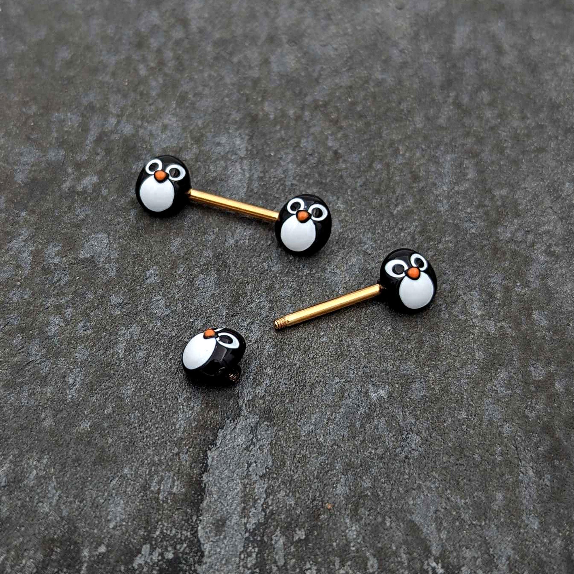 BodyCandy 14G 9/16 Gold Tone Round Penguin Face Barbell Nipple Ring Set — alternative angle