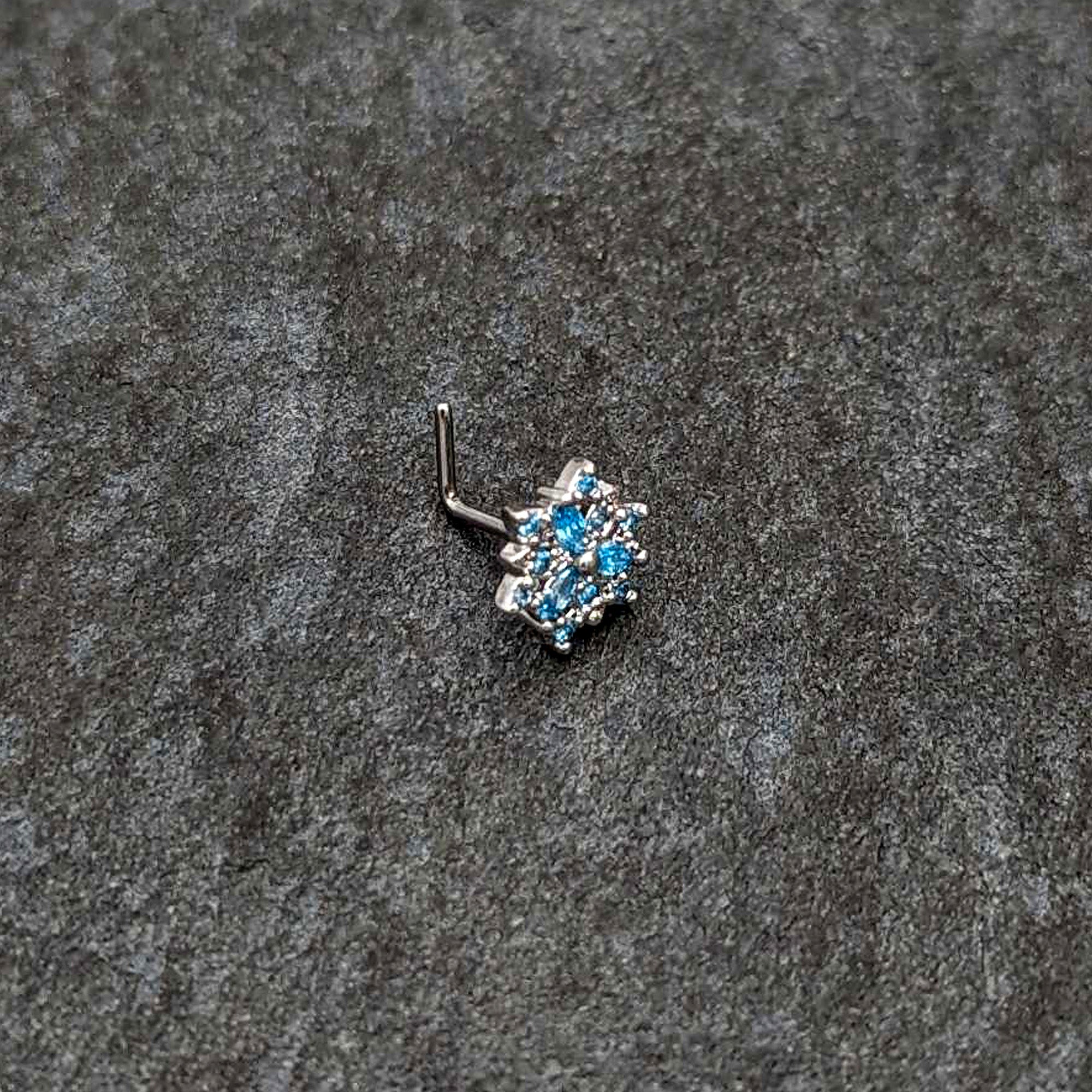 BodyCandy 20G 7mm Blue CZ Gem Snowflake Blues L Shape Nose Ring — alternative angle