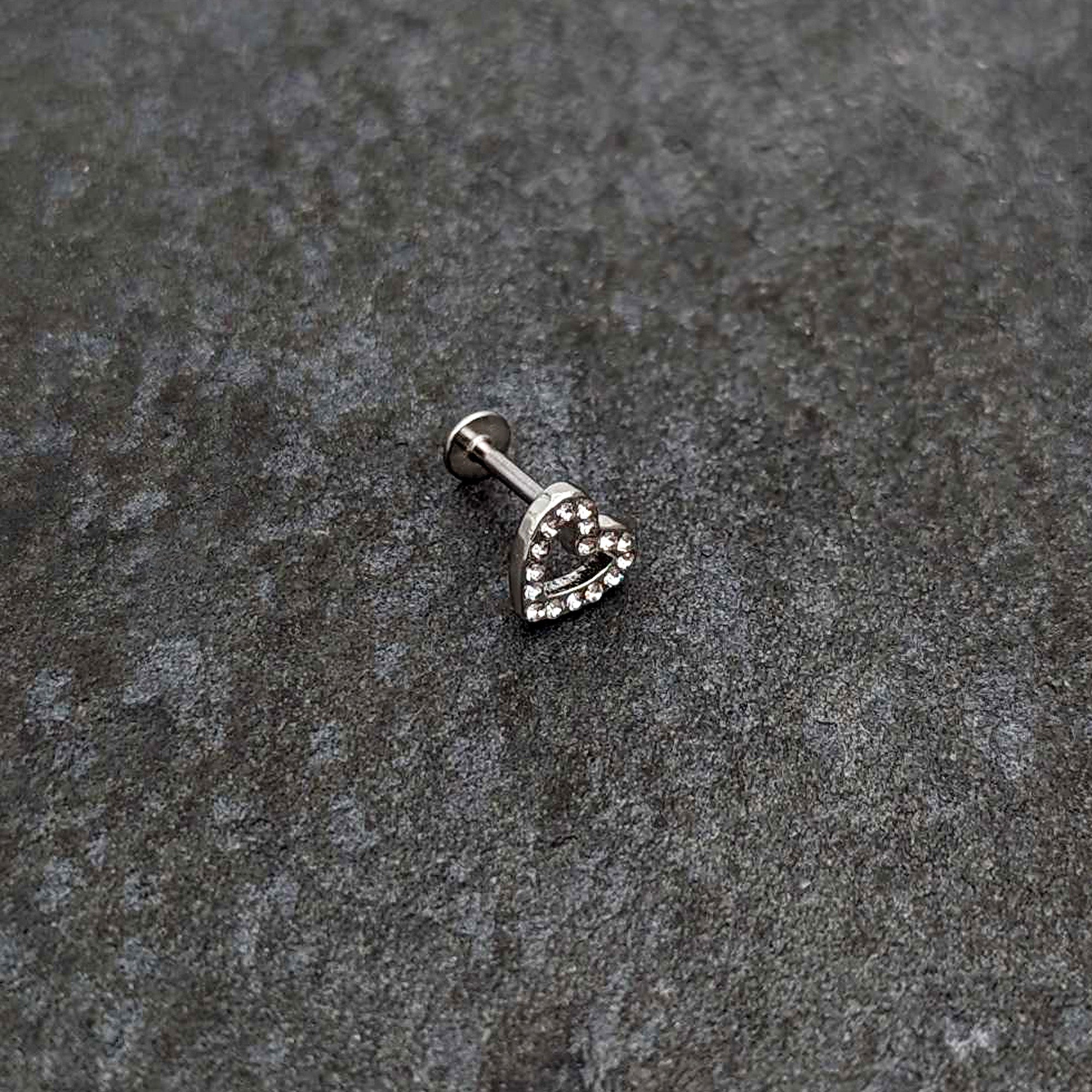 BodyCandy 16G 5/16 Clear Gem Open Heart Valentine Labret Monroe Tragus — alternative angle