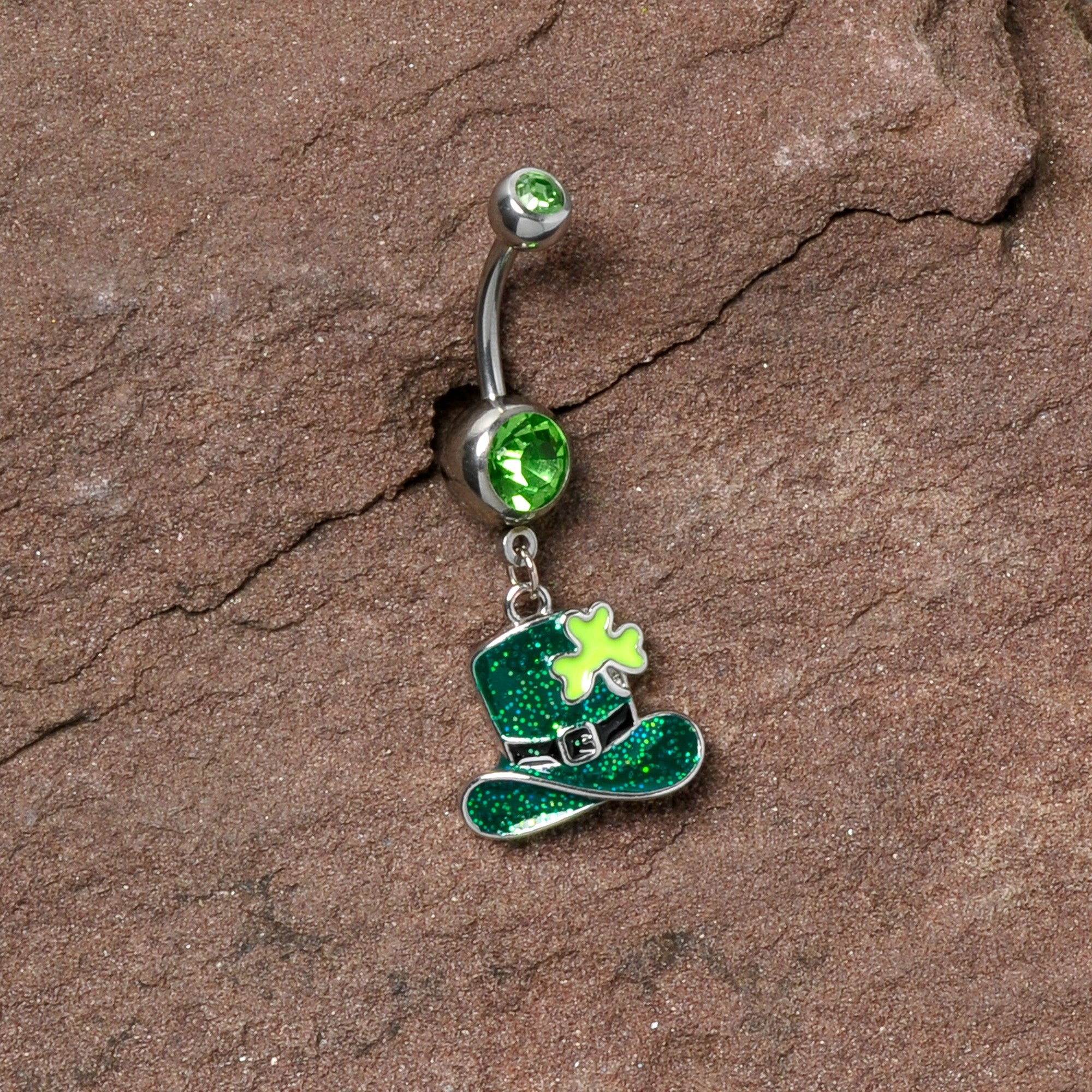 BodyCandy Green Gem Glitter Top Hat Shamrock St Patricks Day Dangle Belly Ring — alternative angle
