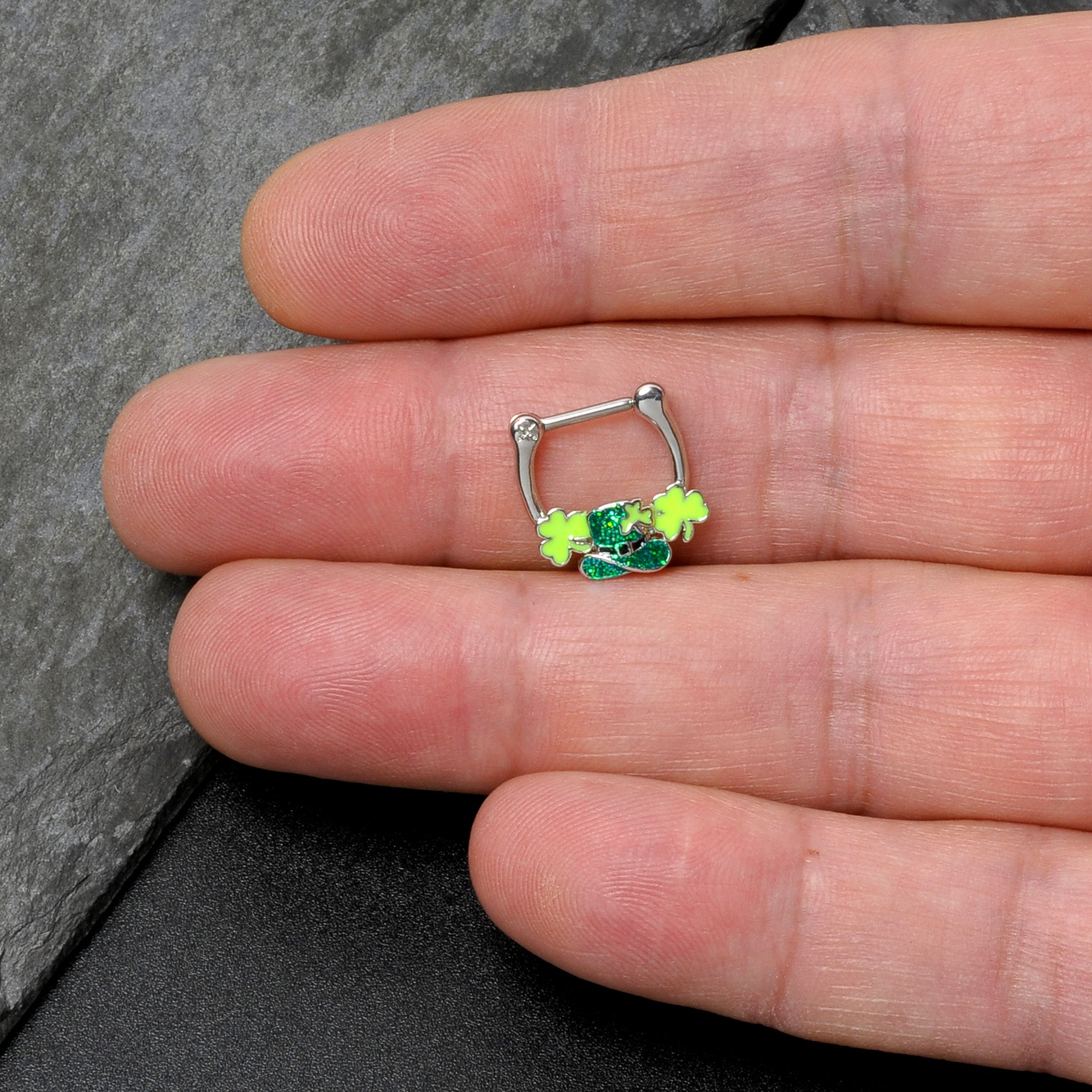 BodyCandy 16G 5/16 Glitter Top Hat Shamrock St Patricks Cartilage Clicker — size reference