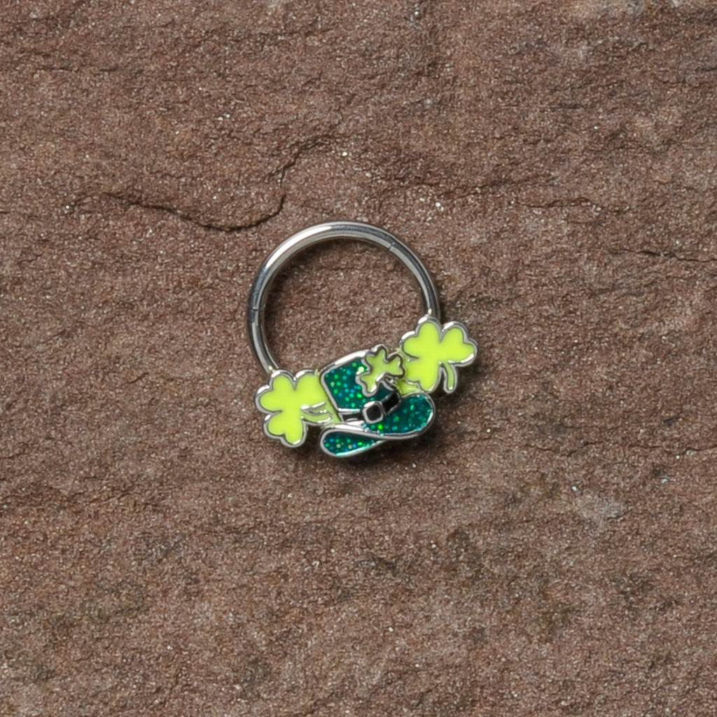 BodyCandy 16G 3/8 Glitter Top Hat Shamrocks St Patricks Hinged Segment Ring — alternative angle