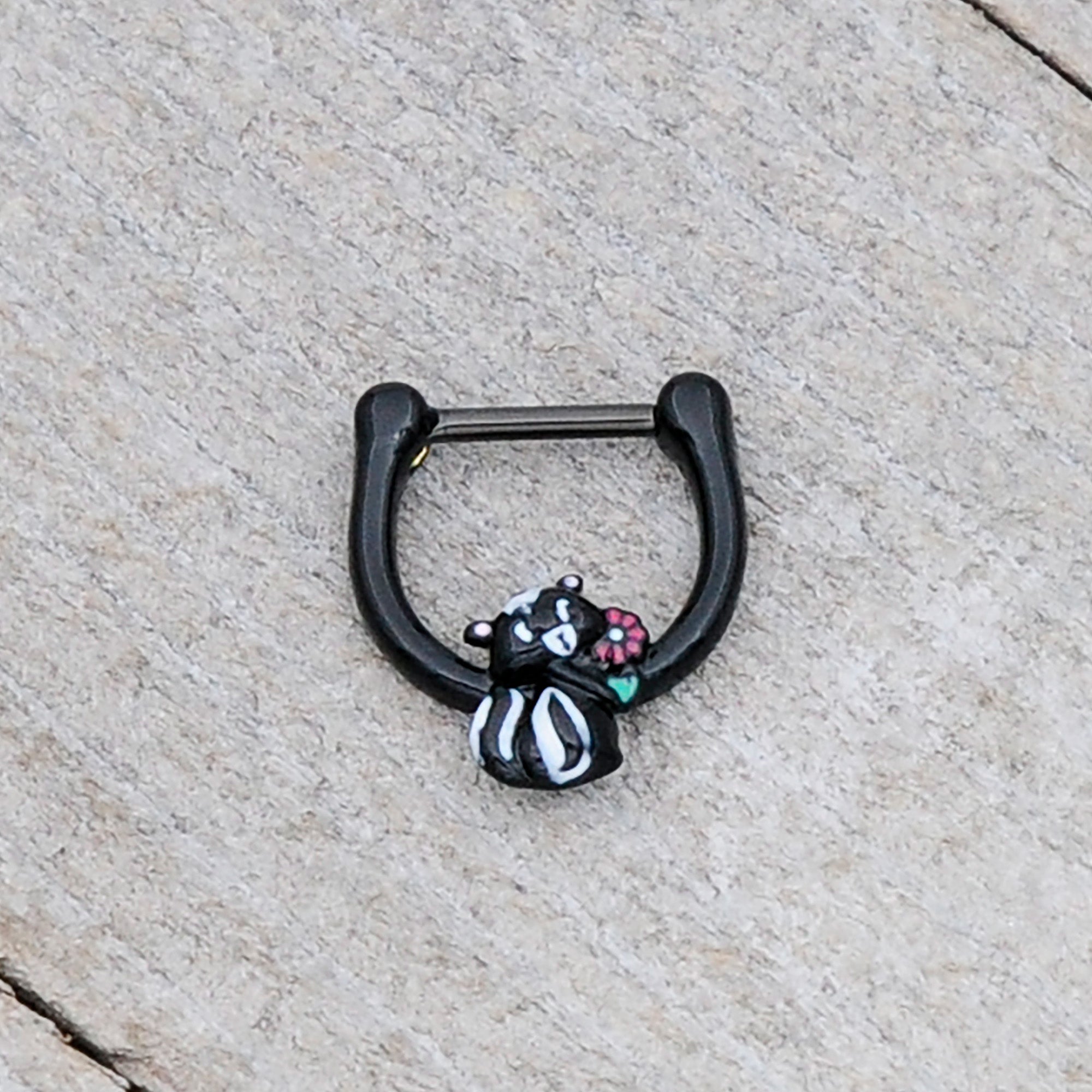 BodyCandy 16G 5/16 Black Funky Skunk Cartilage Clicker — alternative angle