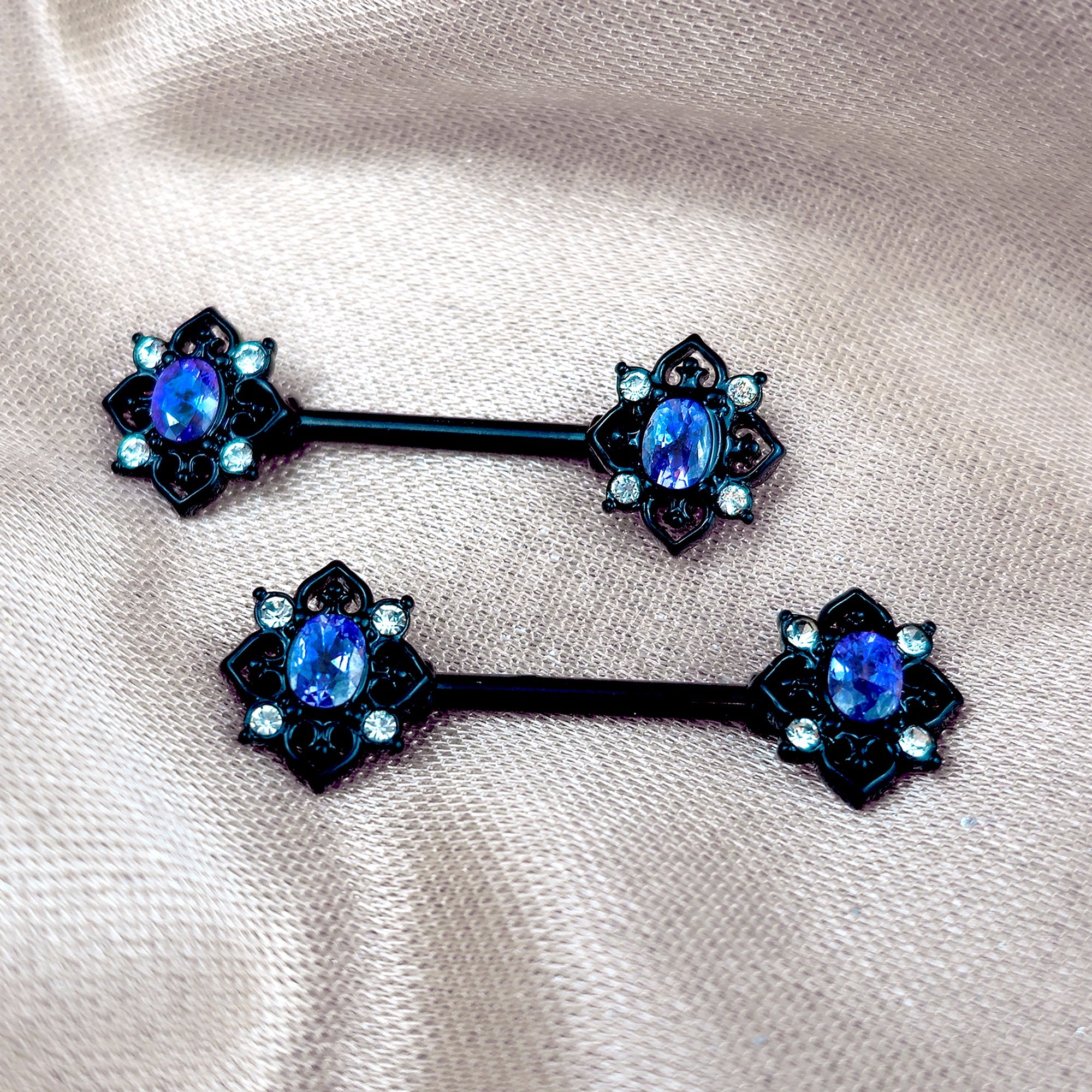 BodyCandy 14G 9/16 Blue Gem Black Filigree Rhombus Barbell Nipple Ring Set — main product shot