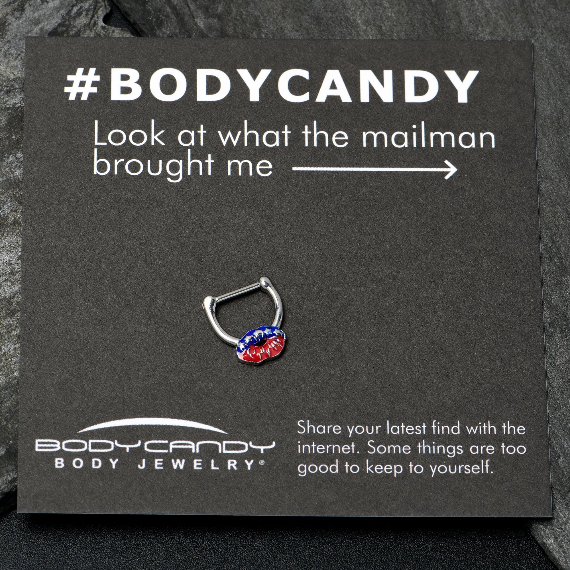 BodyCandy 16G 5/16 Patriotic Kissy Lips Cartilage Clicker — back view