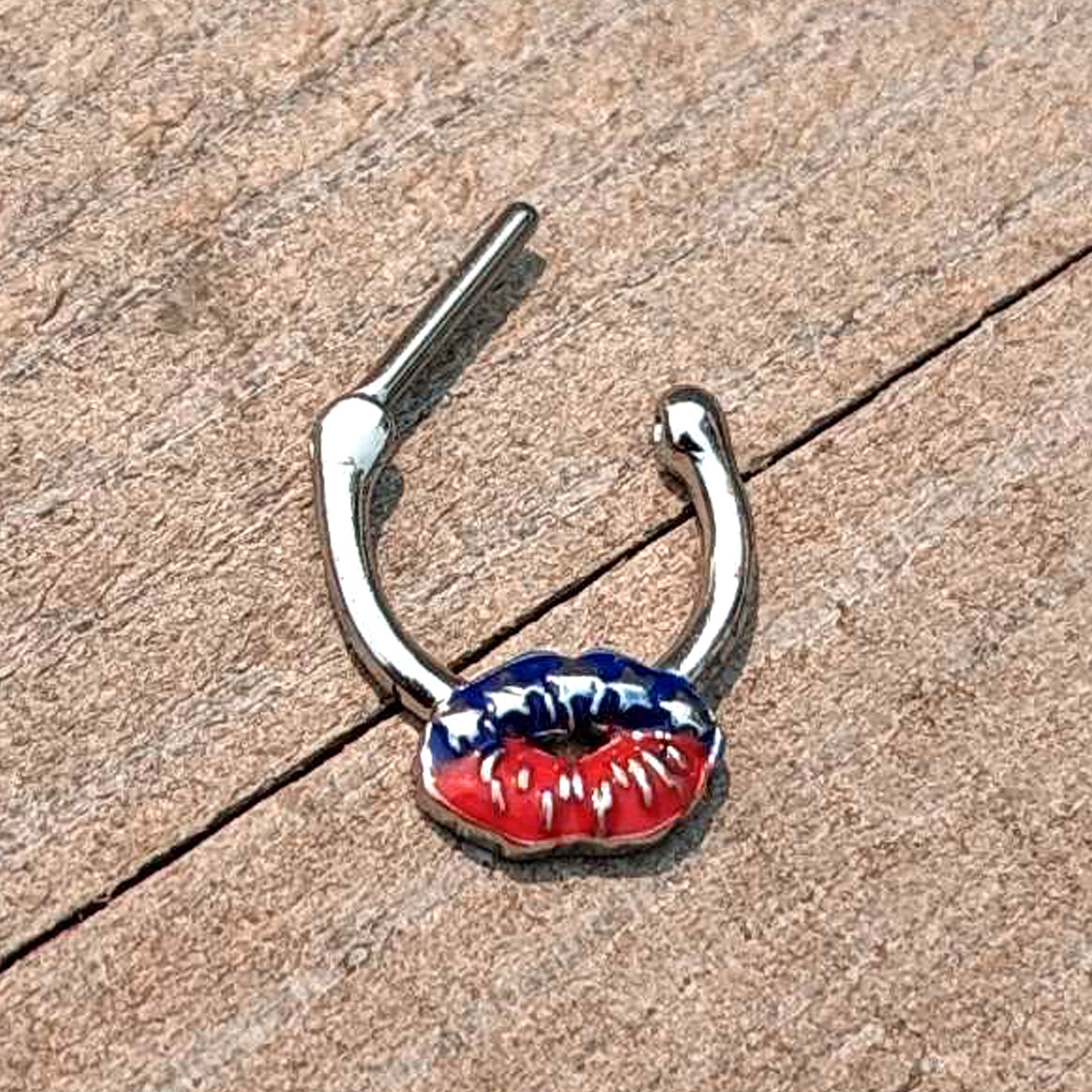 BodyCandy 16G 5/16 Patriotic Kissy Lips Cartilage Clicker — in-use photo
