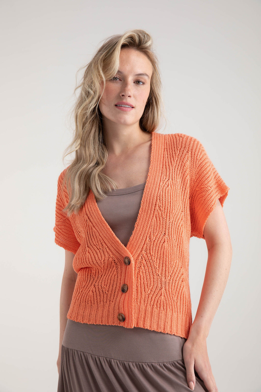 KADOU BOUTIQUE Marble Short Sleeve Knit Cardigan — detail close-up