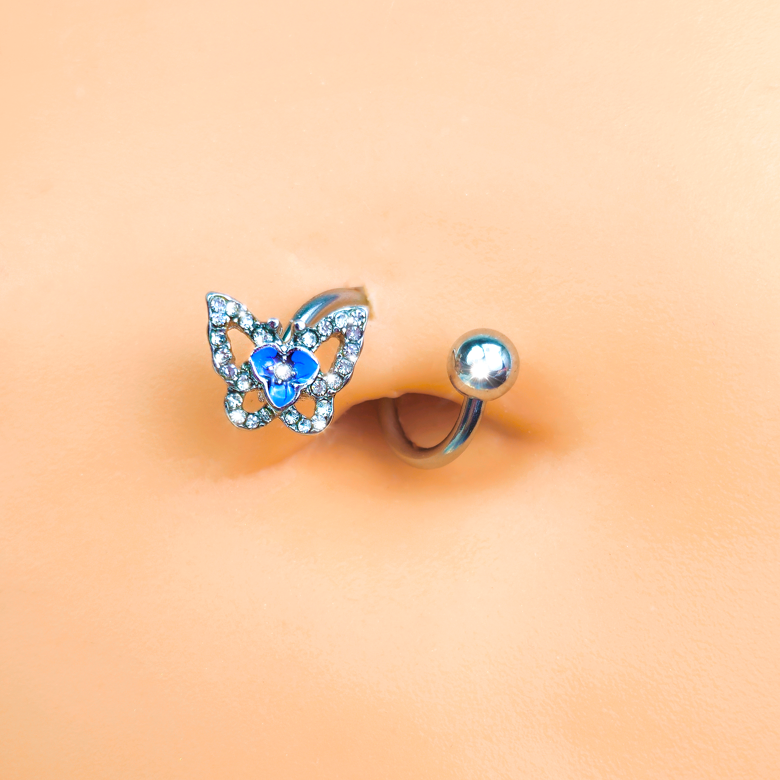 BodyCandy Clear Gem Fabulous Butterfly Blue Spiral Twister Belly Ring — detail close-up