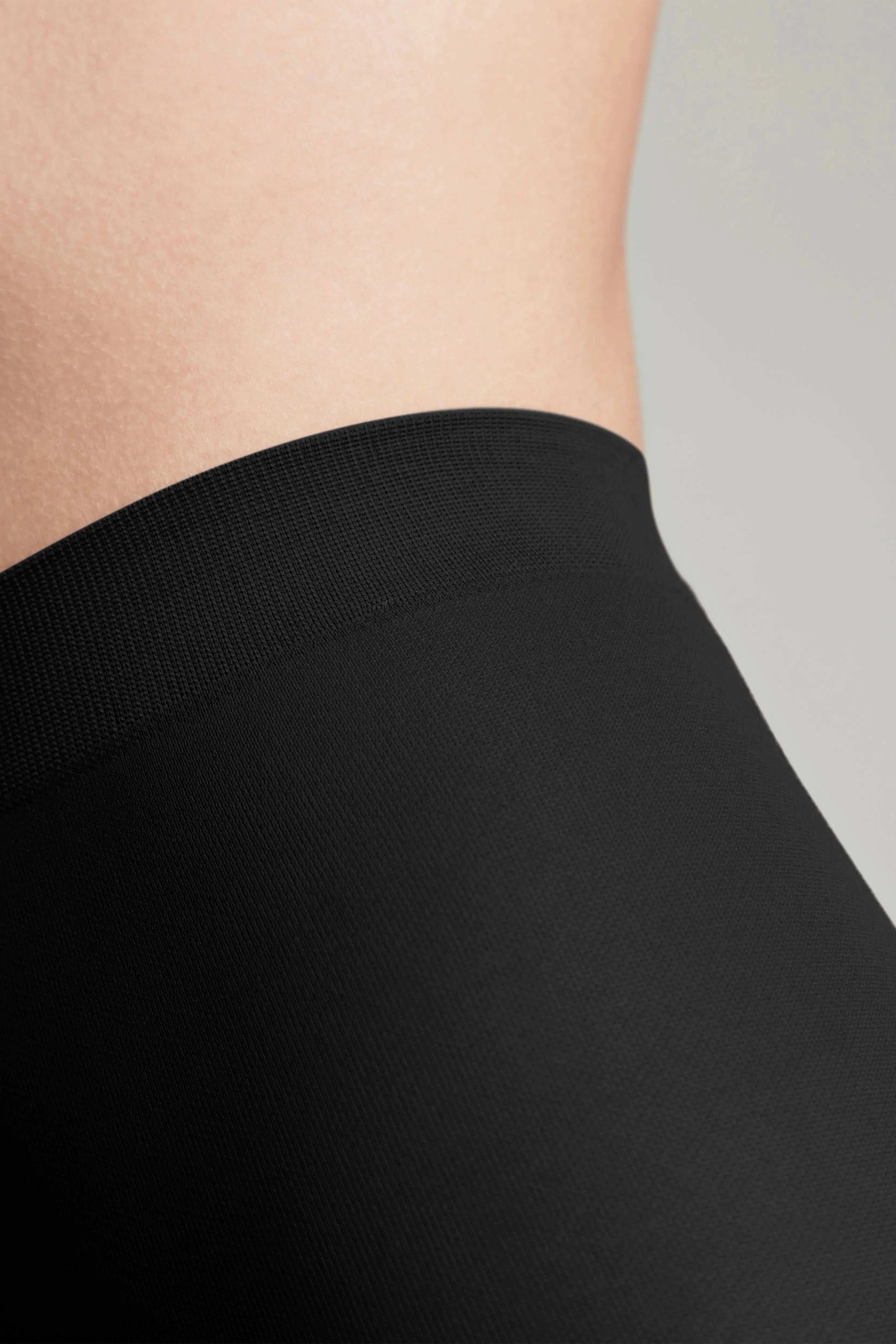TheRanok.com Tights Conte Avanti 50 Den - Microfibra Opaque — comparison shot