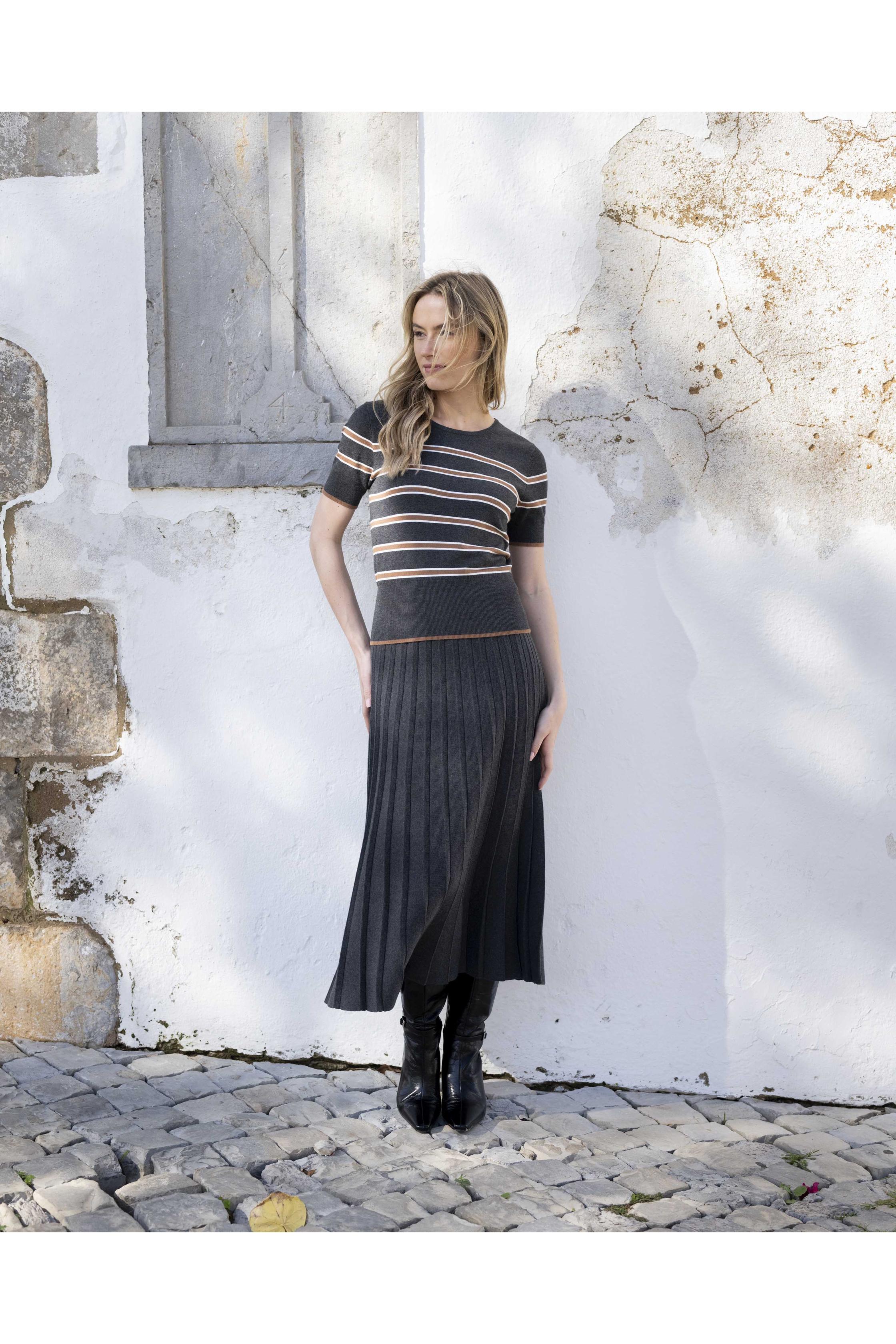 KADOU BOUTIQUE Short Sleeve Striped Top — back view
