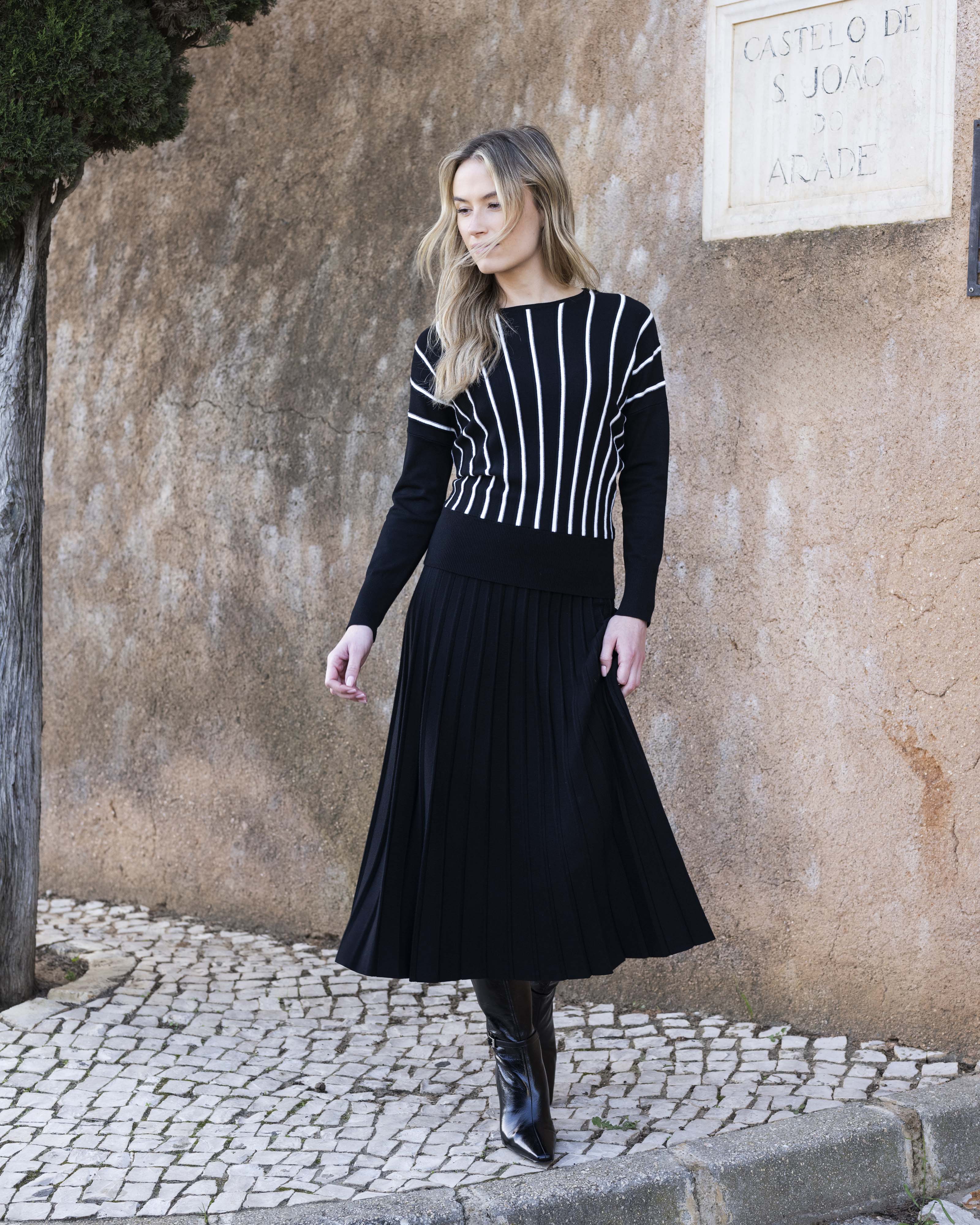 KADOU BOUTIQUE Ladies Vertical Striped Sweater — side view