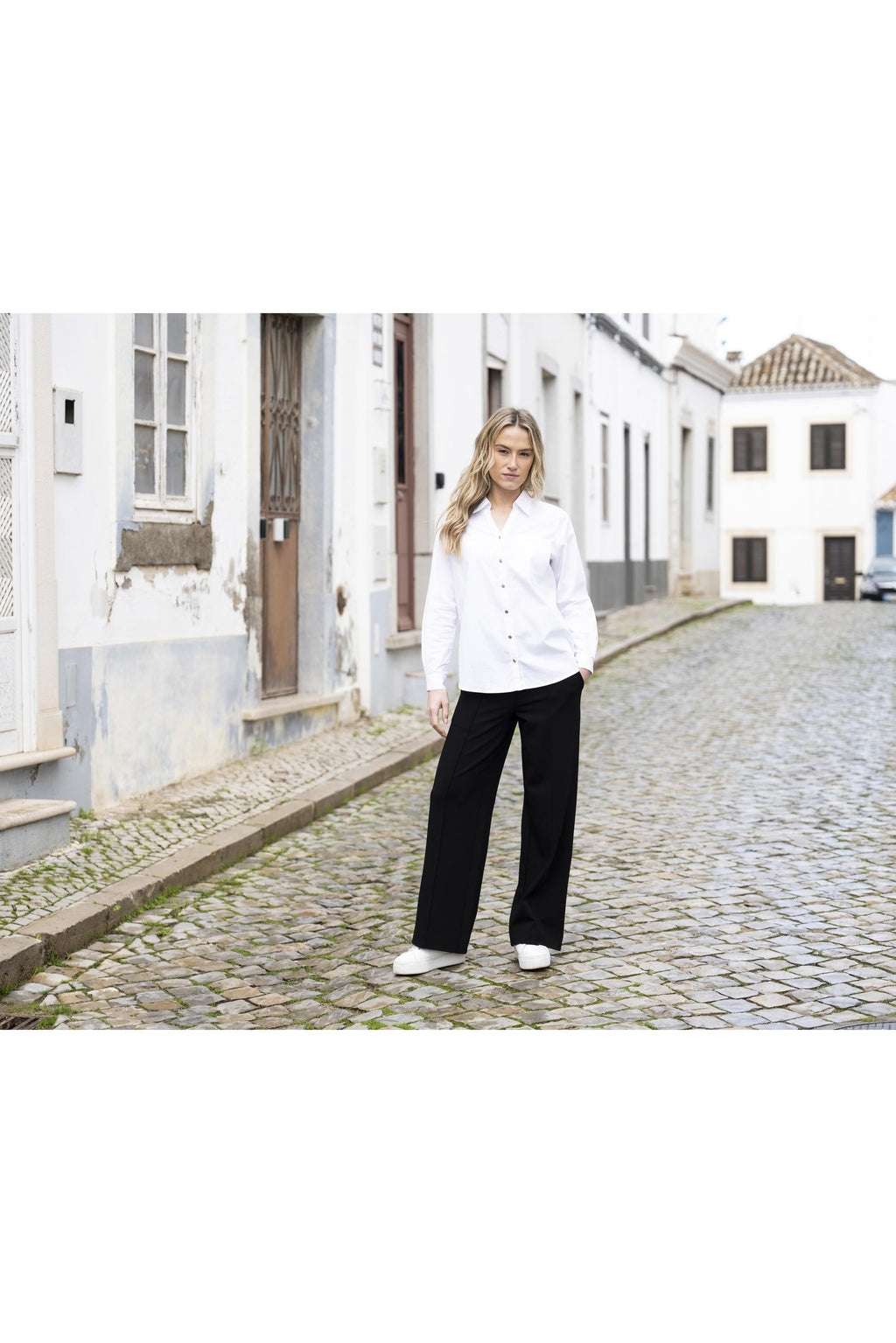 KADOU BOUTIQUE Classic Cotton Button-Down Shirt — alternative angle