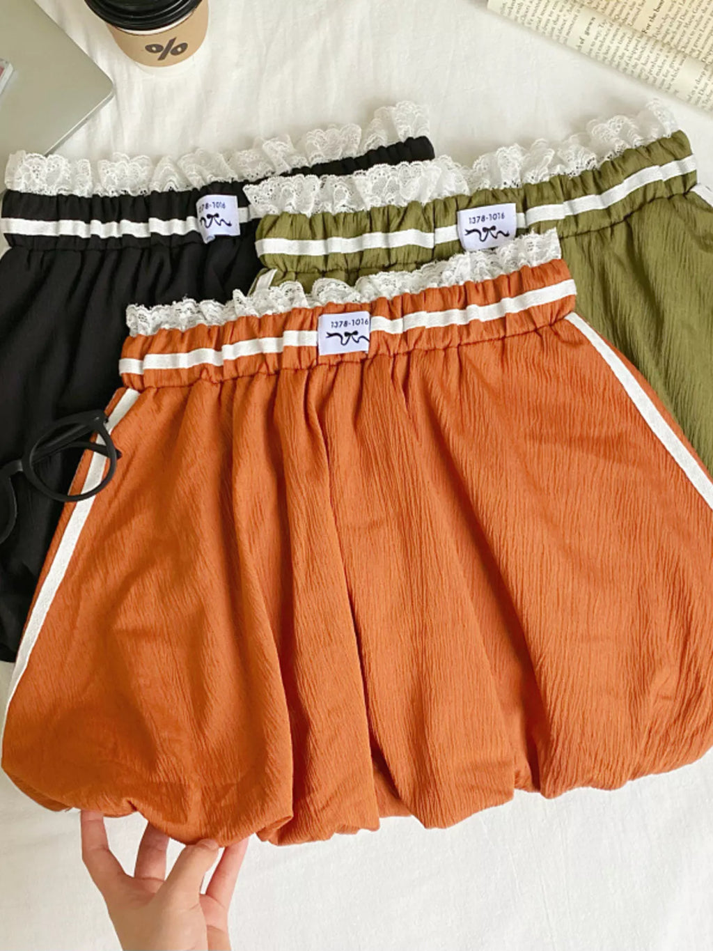 Lace Trim Elastic Waist Mini Skirt