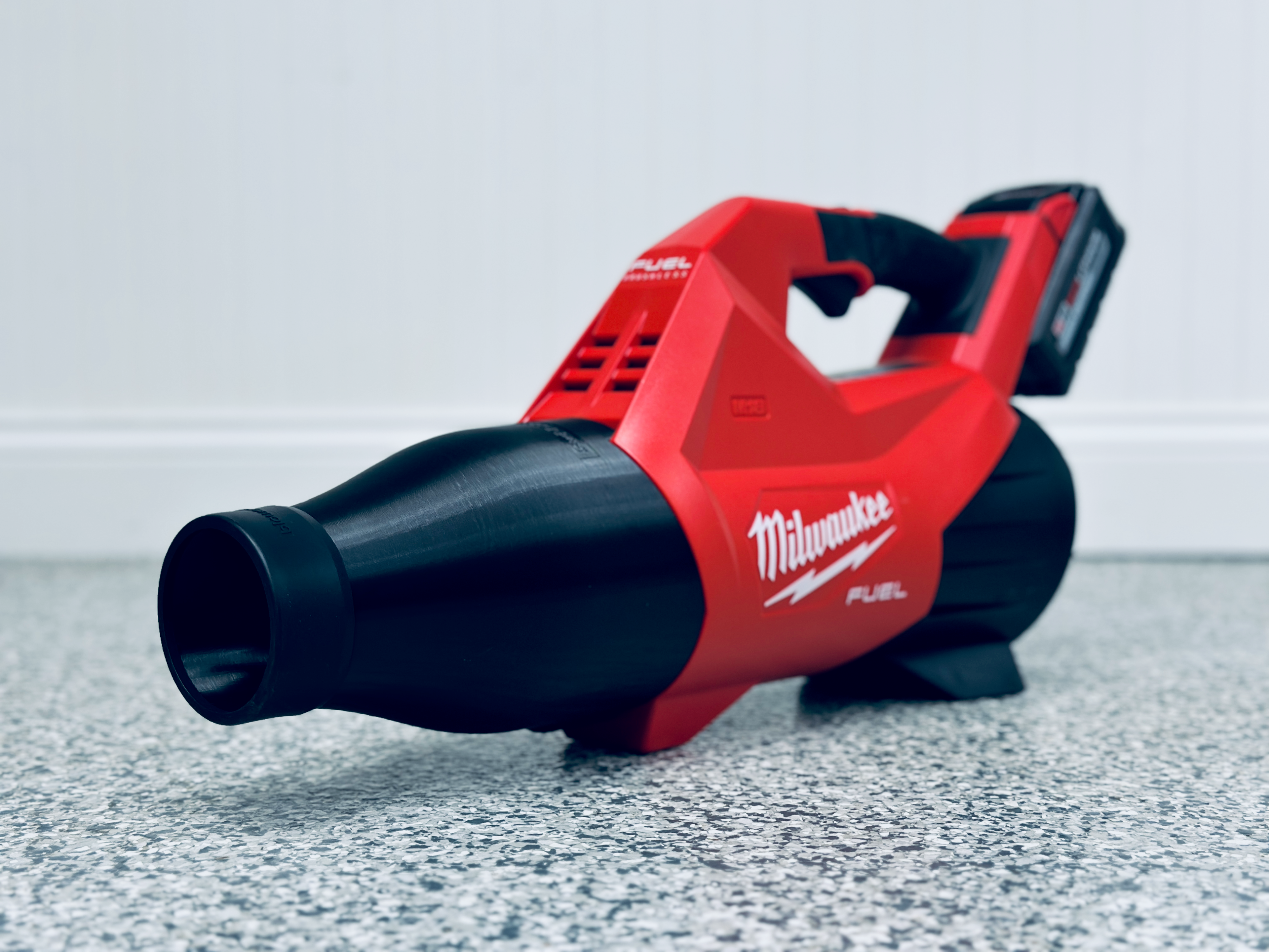 STUBBY® Car Drying Nozzle for Milwaukee M18 FUEL Gen III Single Battery Leaf Blower (3017-20) – Stubby Nozzle Co., view 6
