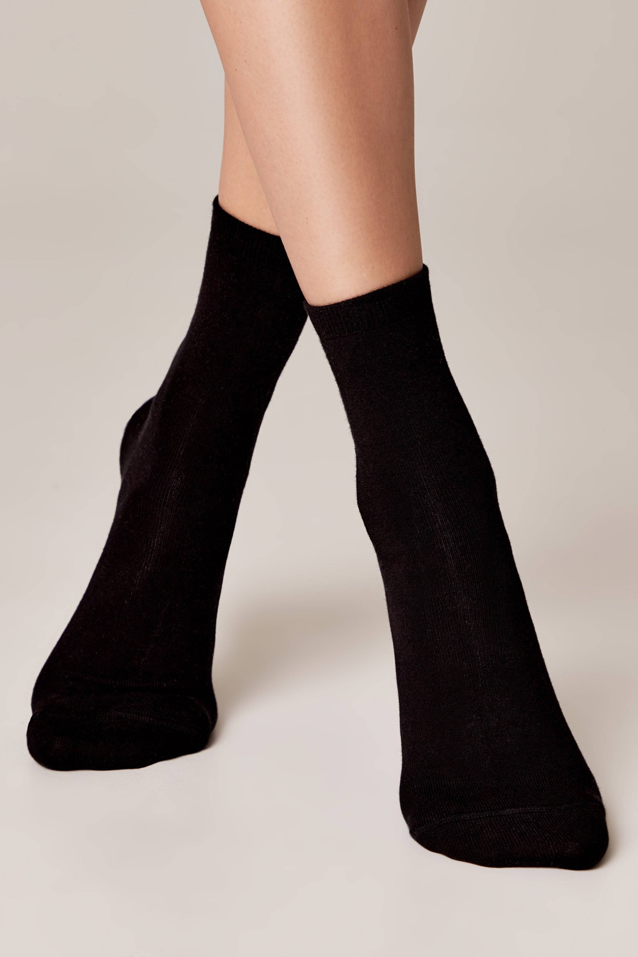 TheRanok.com Conte Cotton Socks Classic - 430 Queen — lifestyle context