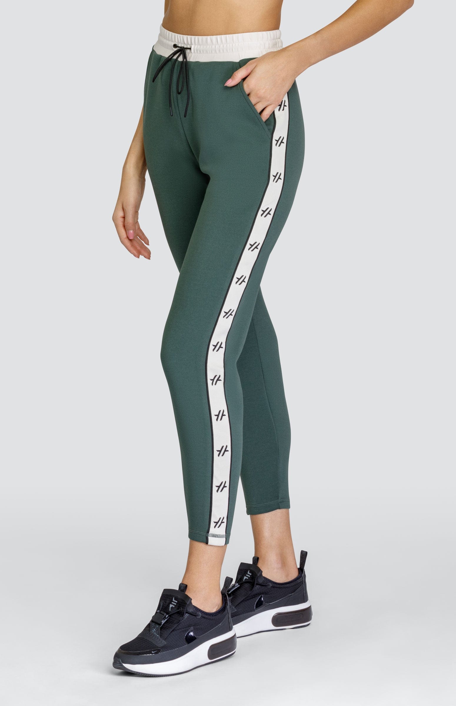 Hart 27" Jogger - Army Green