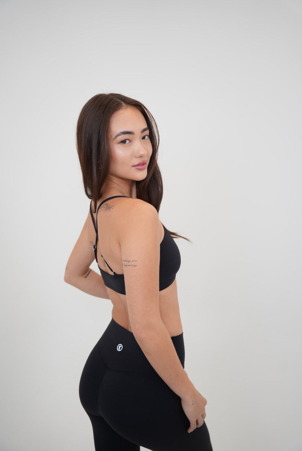 KIMITH BRAND My Time Is Divine Black Sculpt V-Waist Legging — color detail