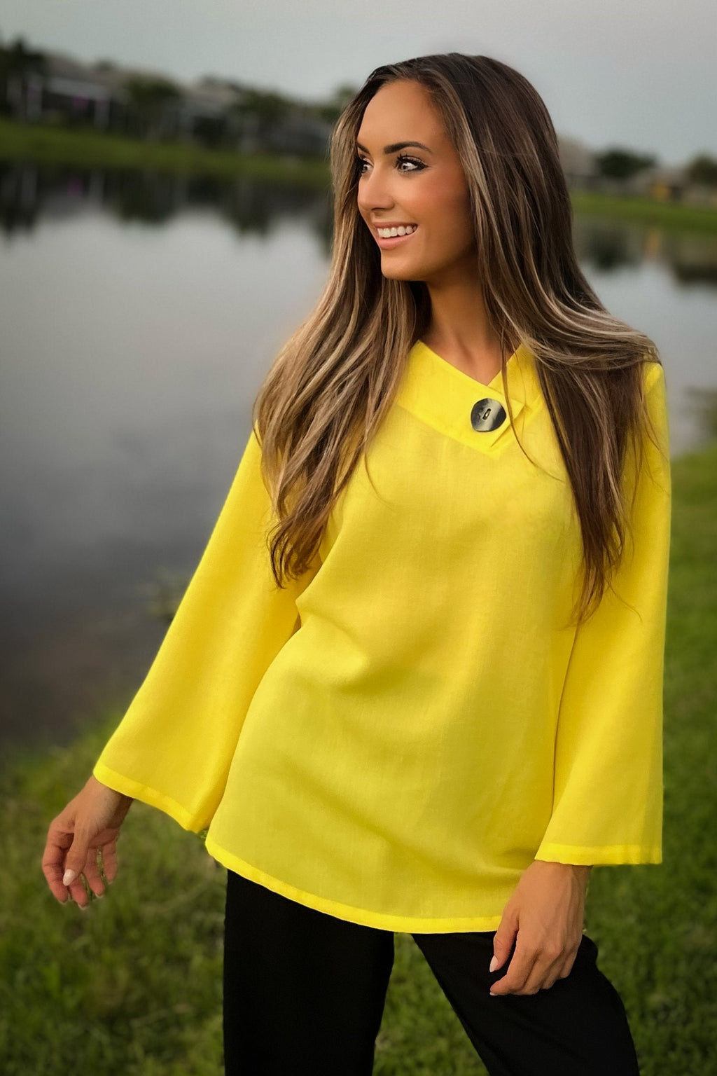KADOU BOUTIQUE Georgia Linen Pullover Top — lifestyle context