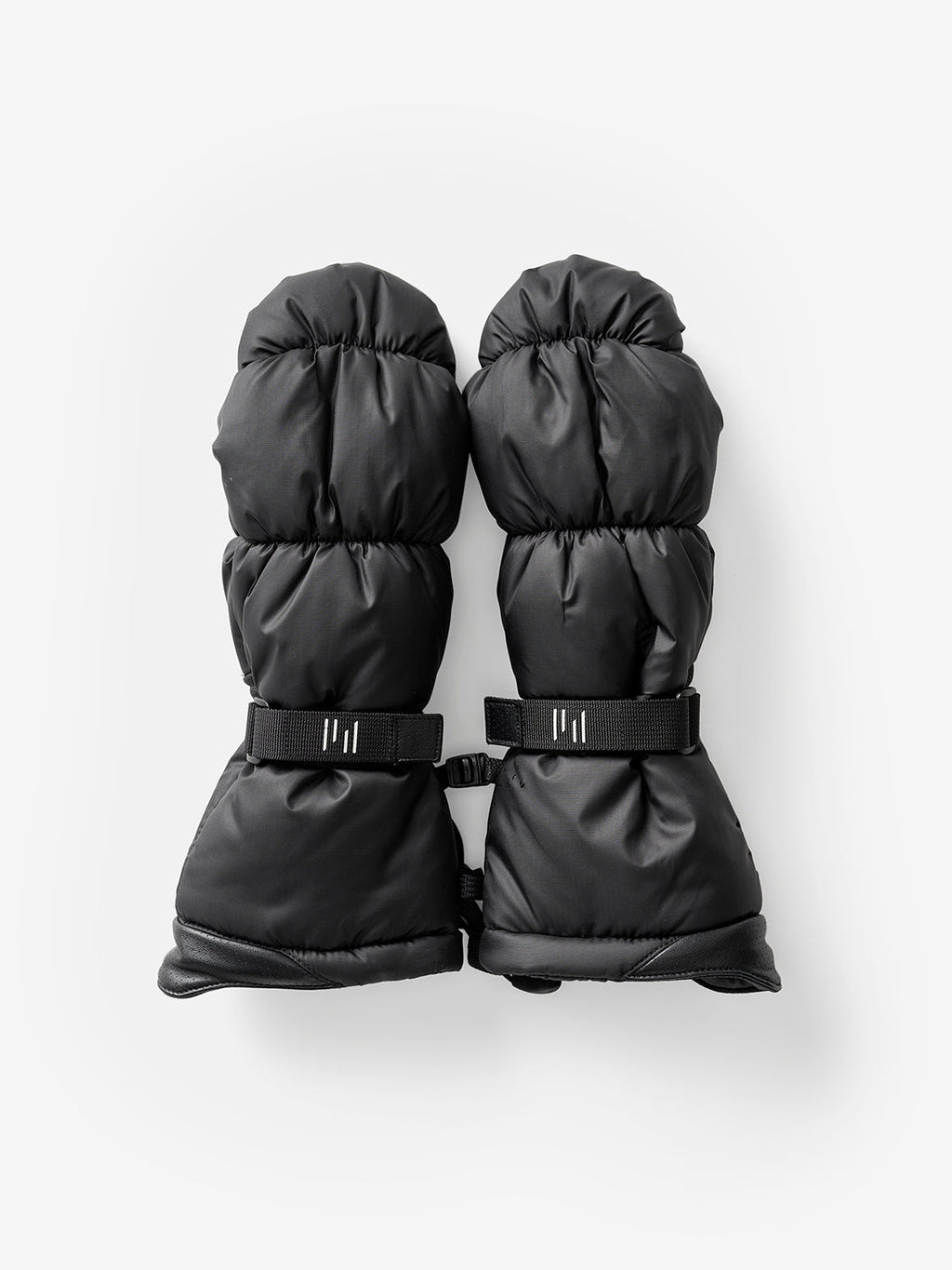 Holden Outerwear Puffy Mitten - Black — detail close-up
