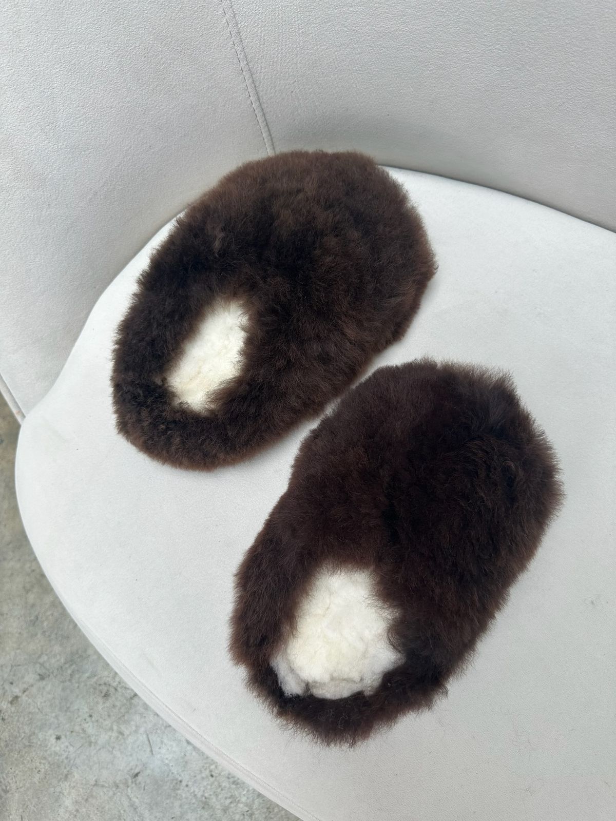 Simoné Sleepwear USA Alpuffas - Genuine Alpaca Slippers — side view