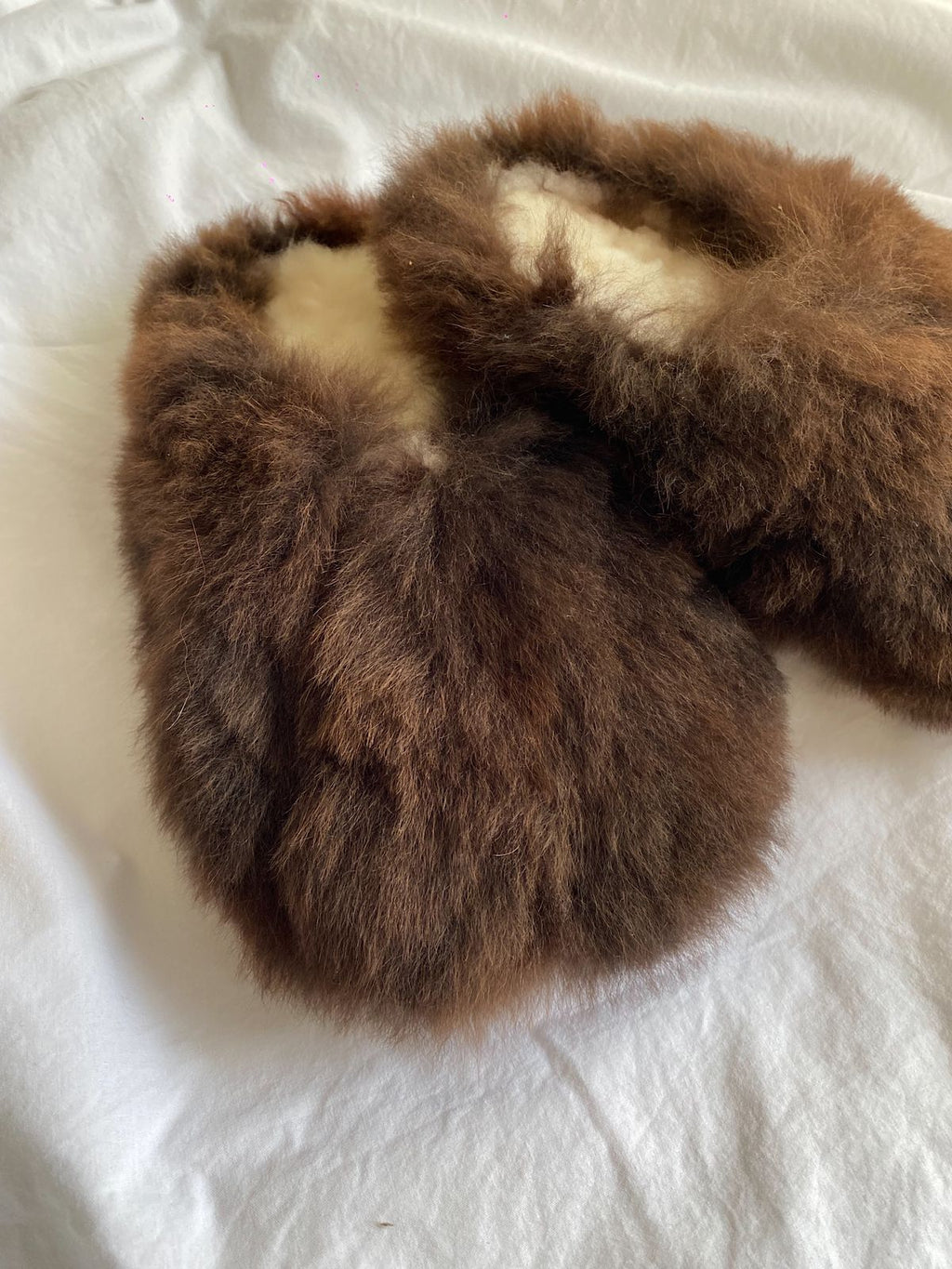 Simoné Sleepwear USA Alpuffas - Genuine Alpaca Slippers — lifestyle context