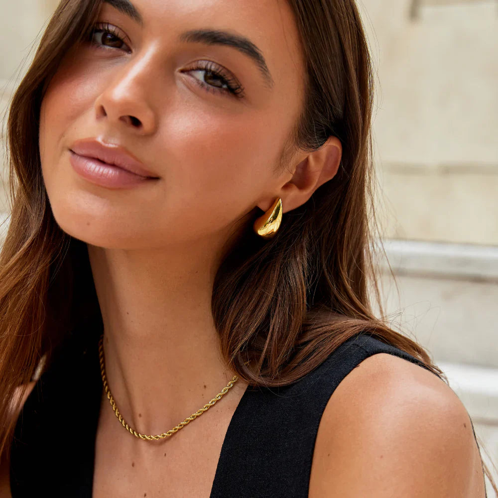 SORI STYLE SORI STYLE Elegant Gold Teardrop Earrings — in-use photo