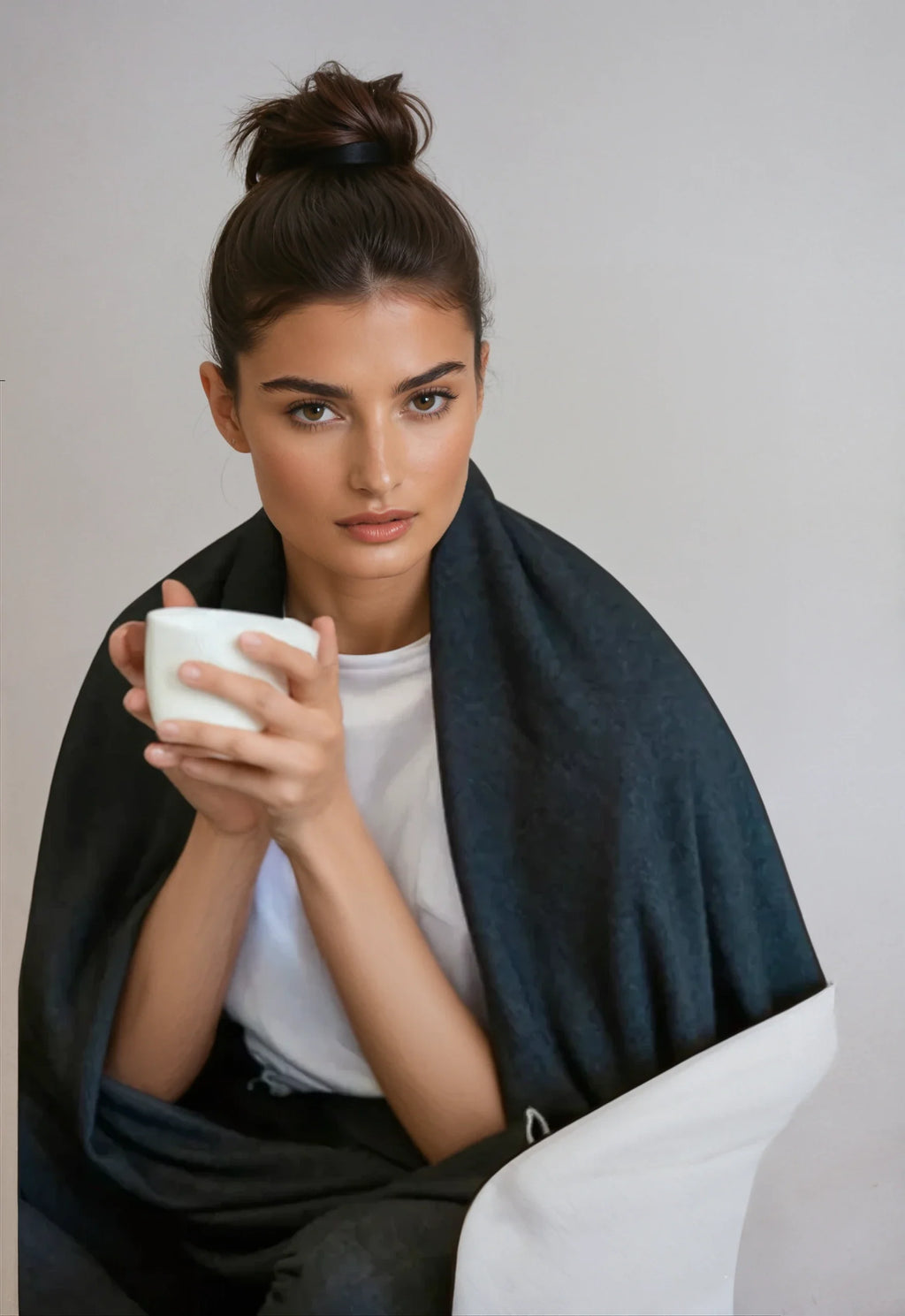 Buki Buki Blanket - Charcoal Grey — side view